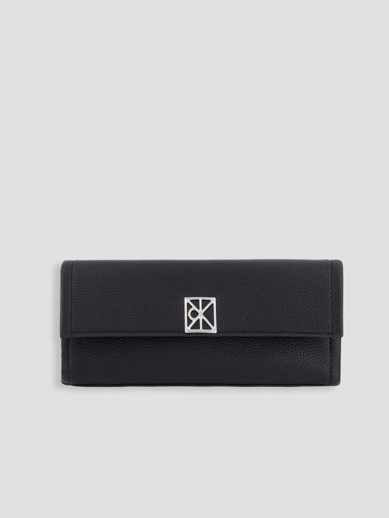 Image 3 of 6 of Calvin Klein Emblem Pebble Clutch Bag - Black