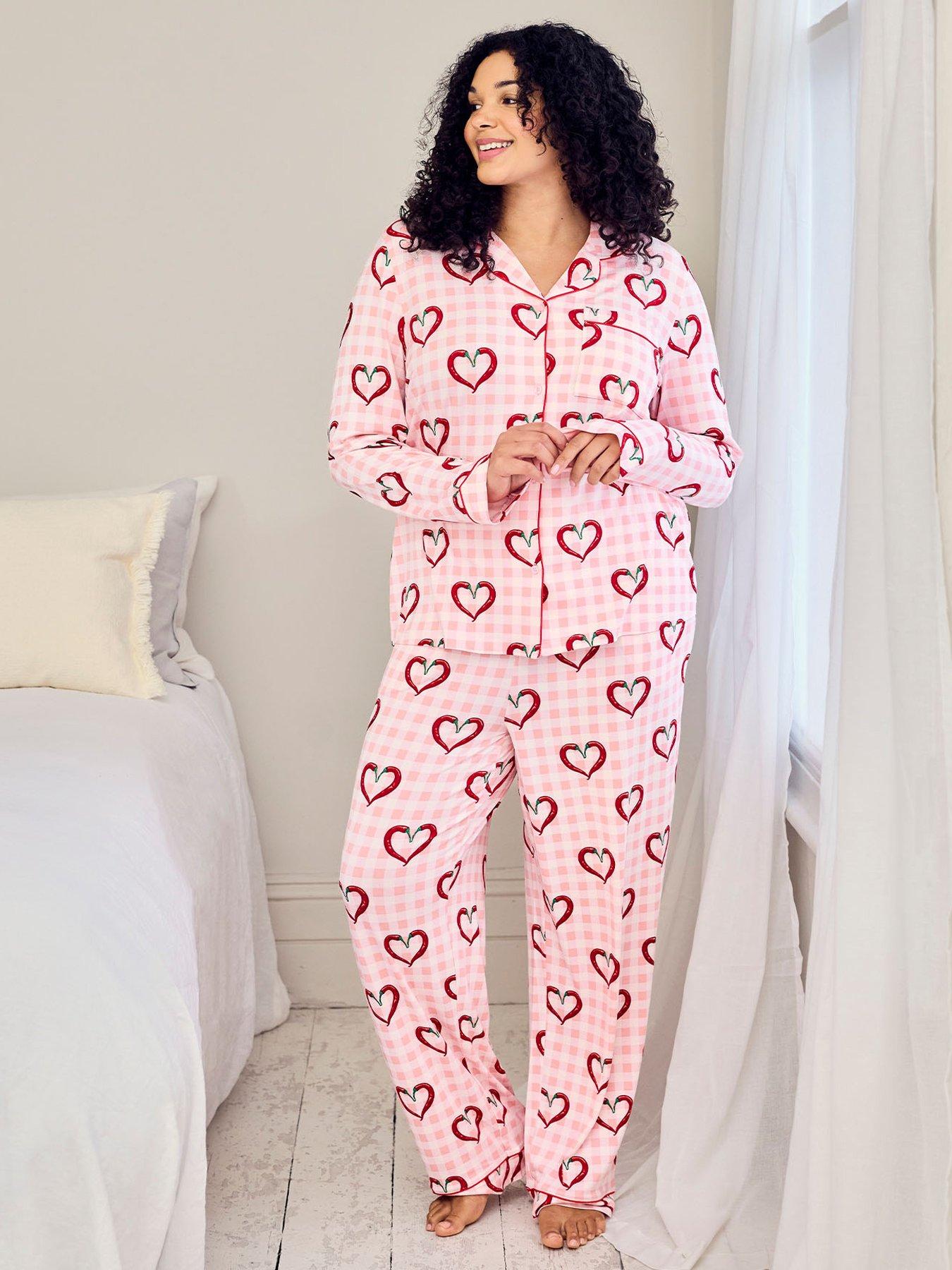 chelsea-peers-chilli-heart-print-long-pyjama-set-pinkback
