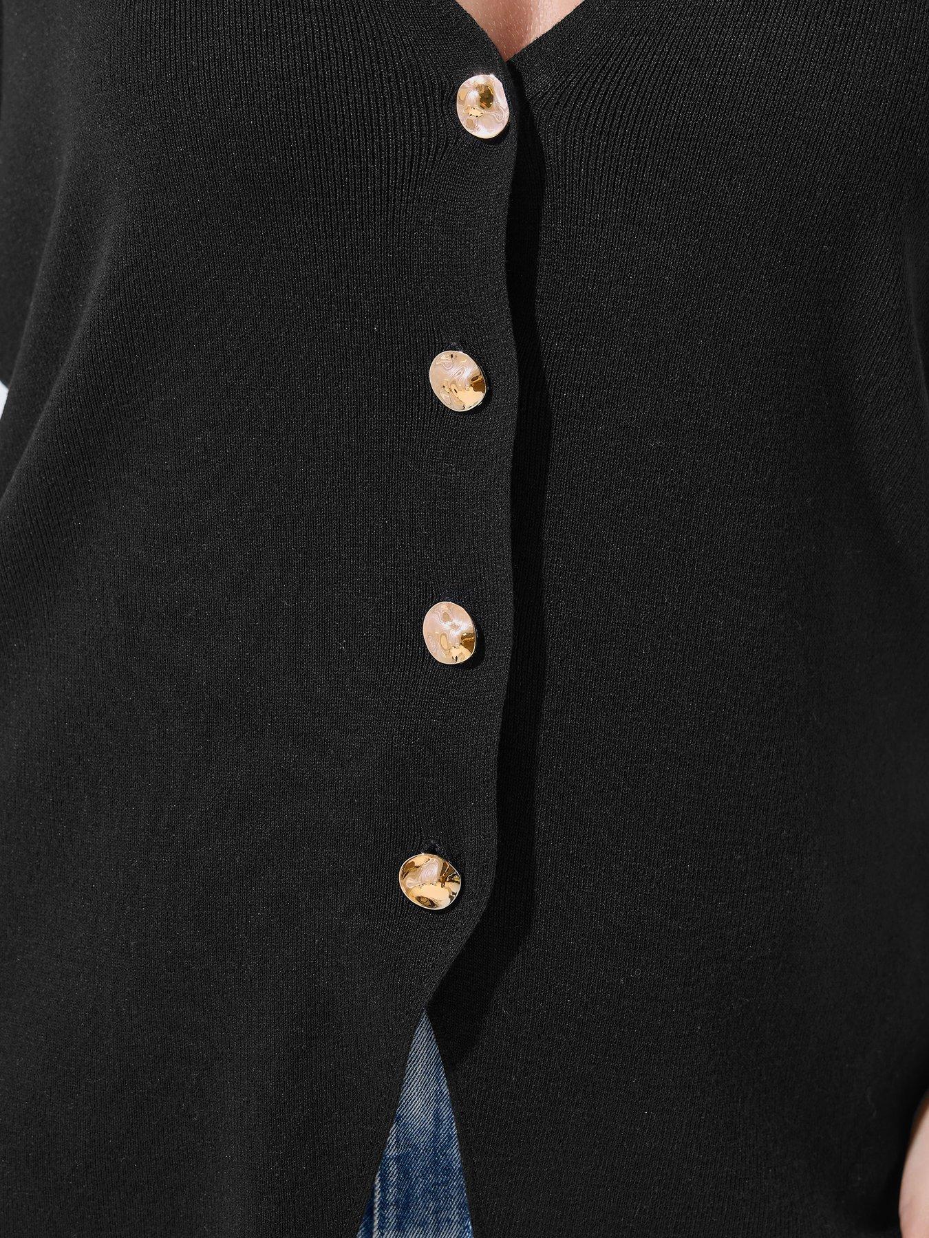 yours-curve-double-button-knit-top-blackoutfit