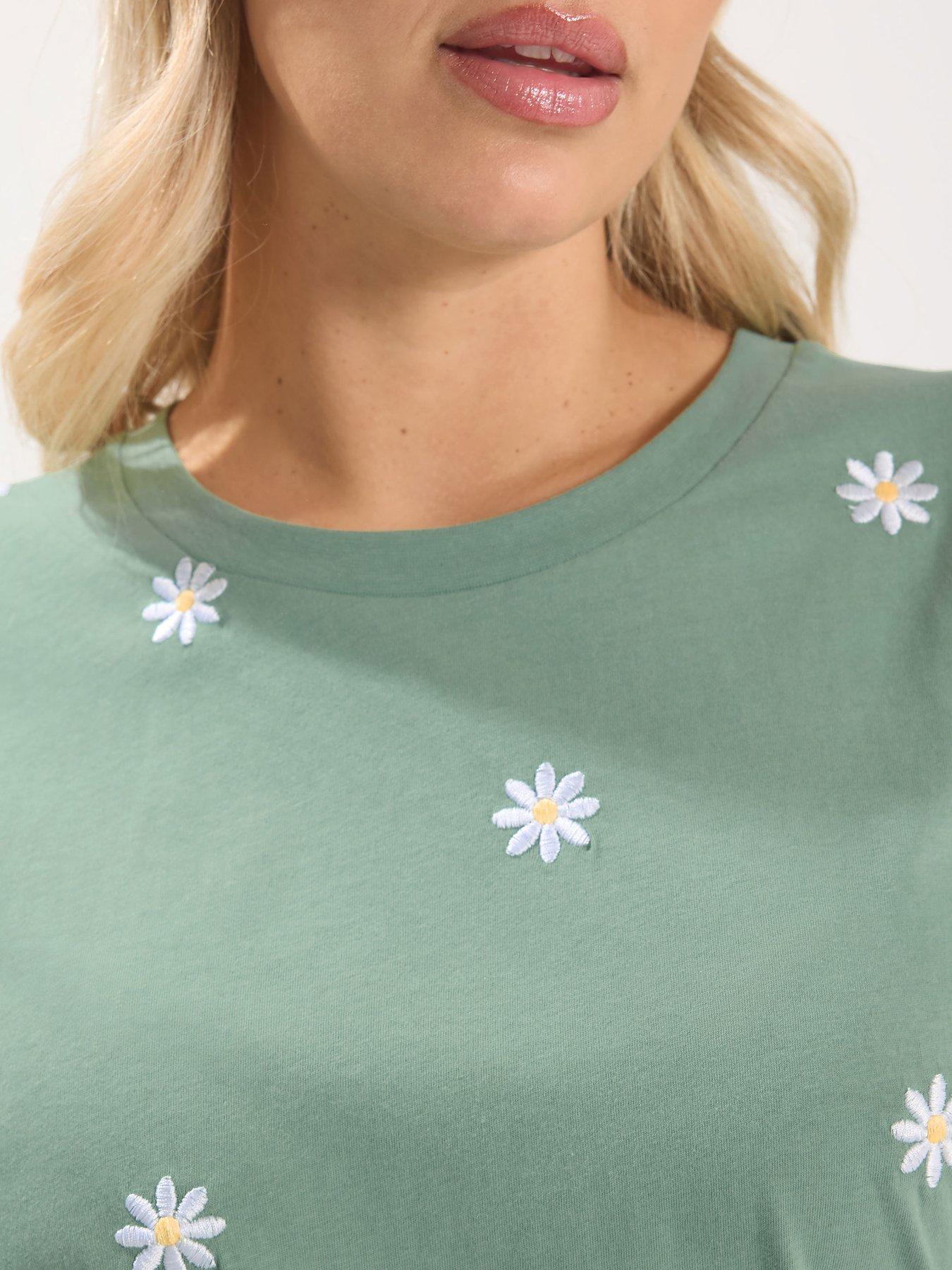 Image 4 of 5 of Yours Curve Embroidery Daisy T-Shirt - Green