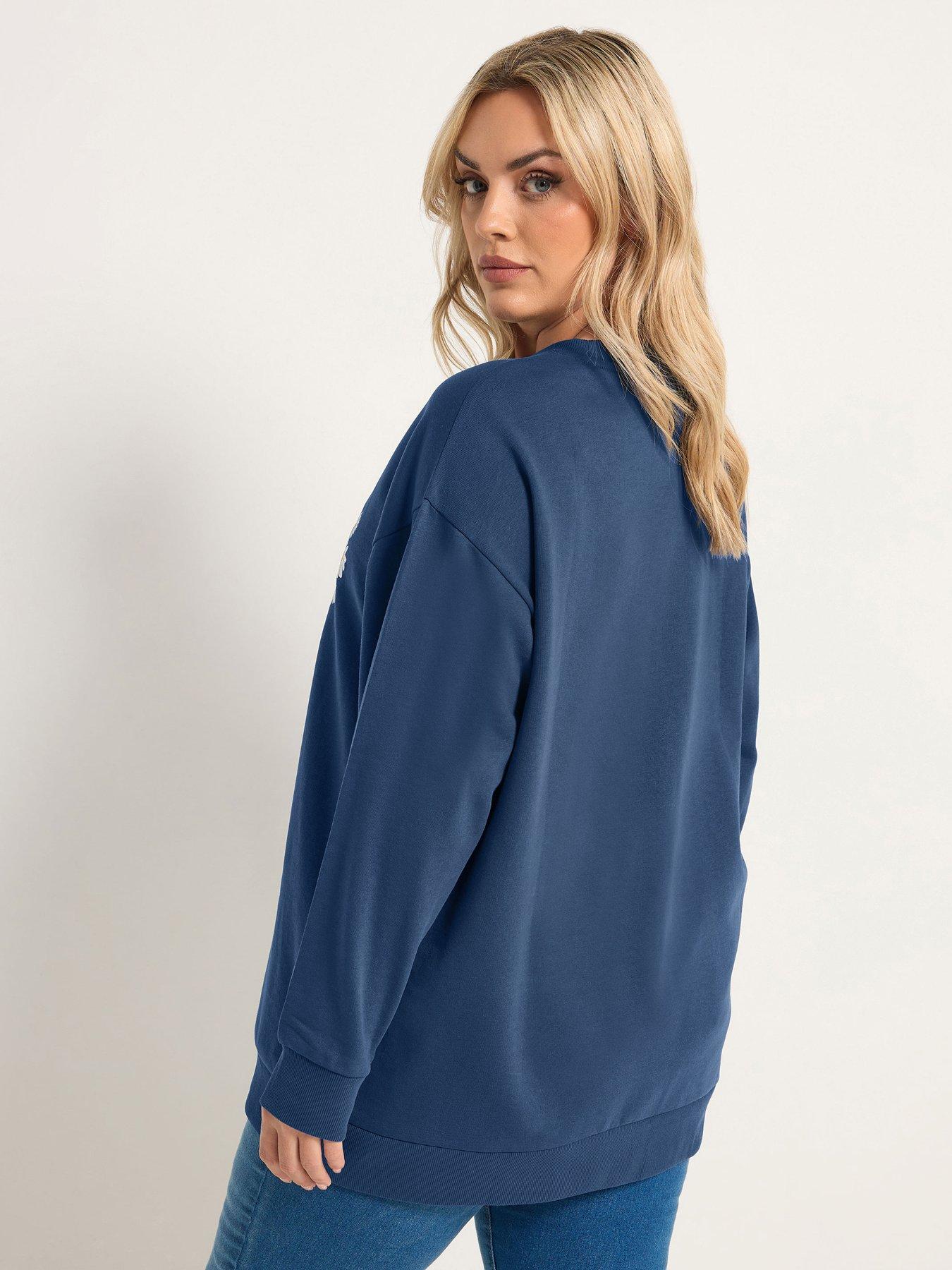 Image 2 of 5 of Yours Curve Daisy Sweatshirt - Blue