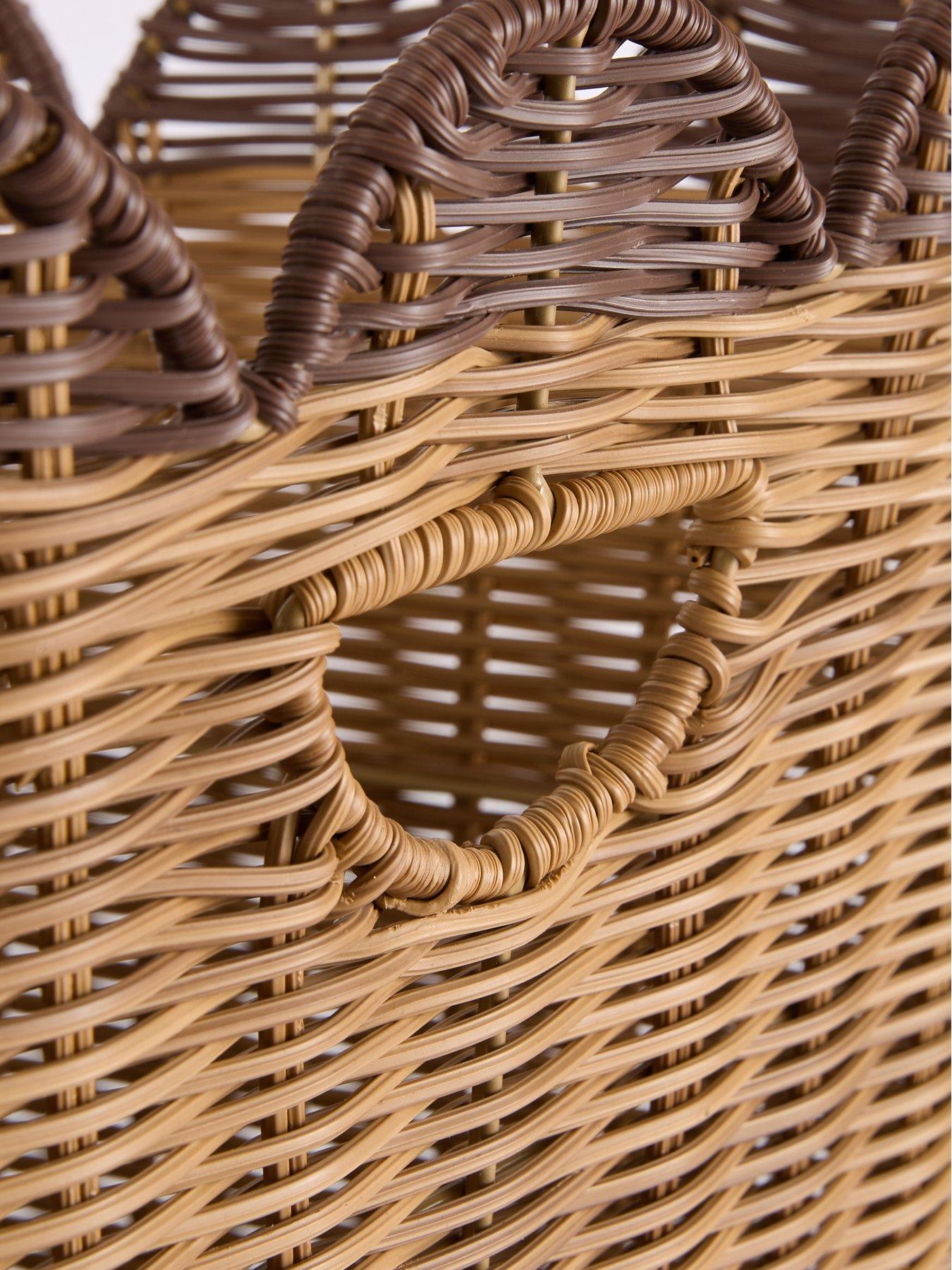 Image 6 of 8 of The Very Collection Scallop Edge Square Basket