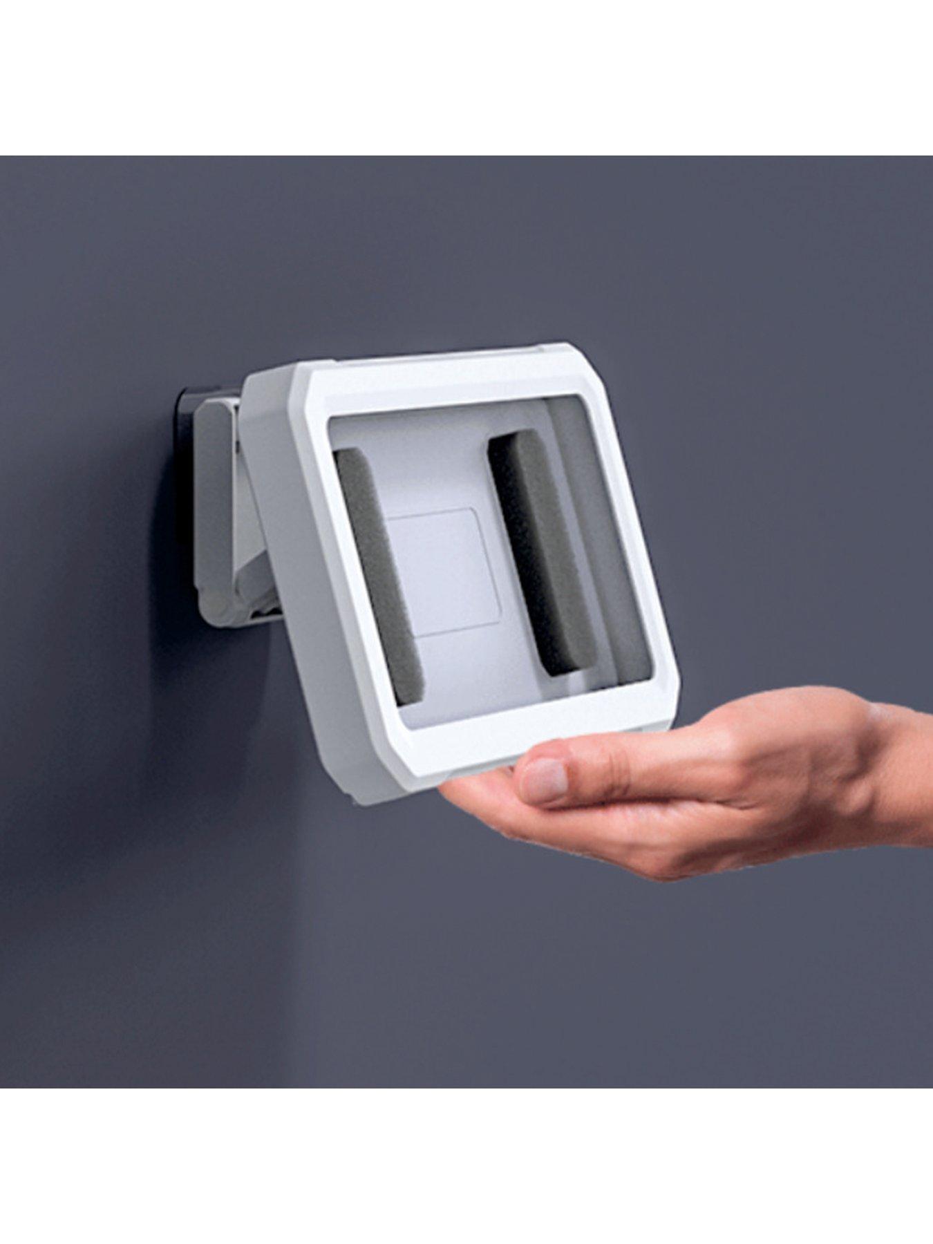 menkind-shower-phone-caseback
