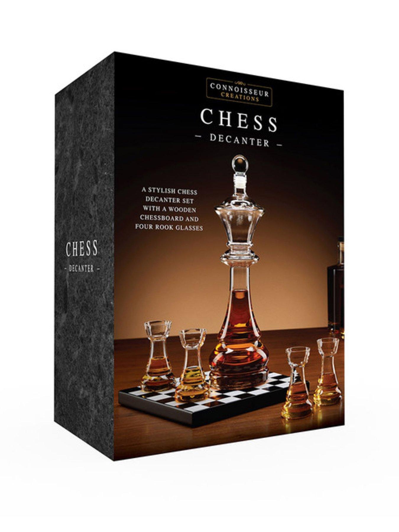 menkind-chess-decanter-setfront