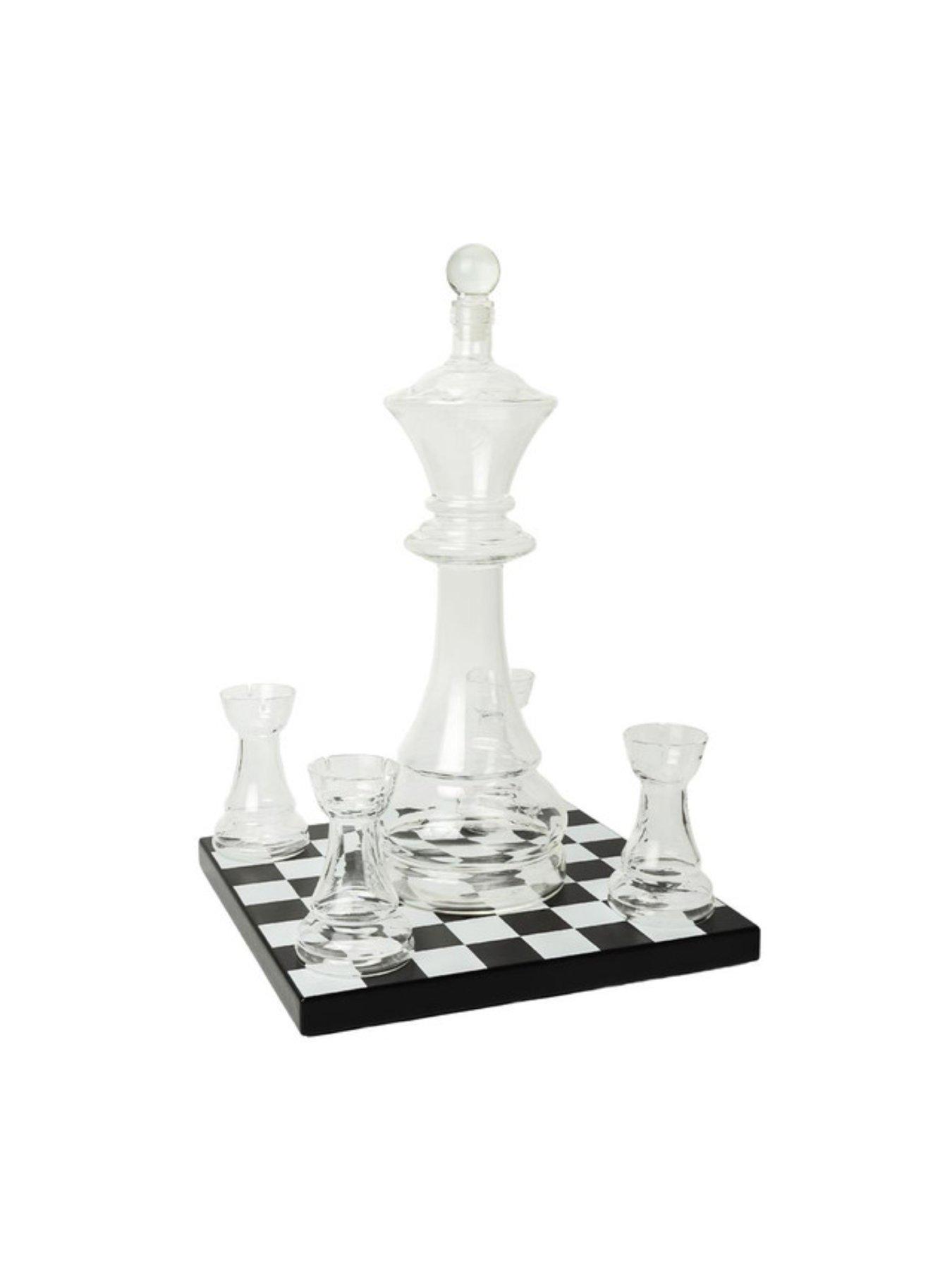menkind-chess-decanter-setstillFront
