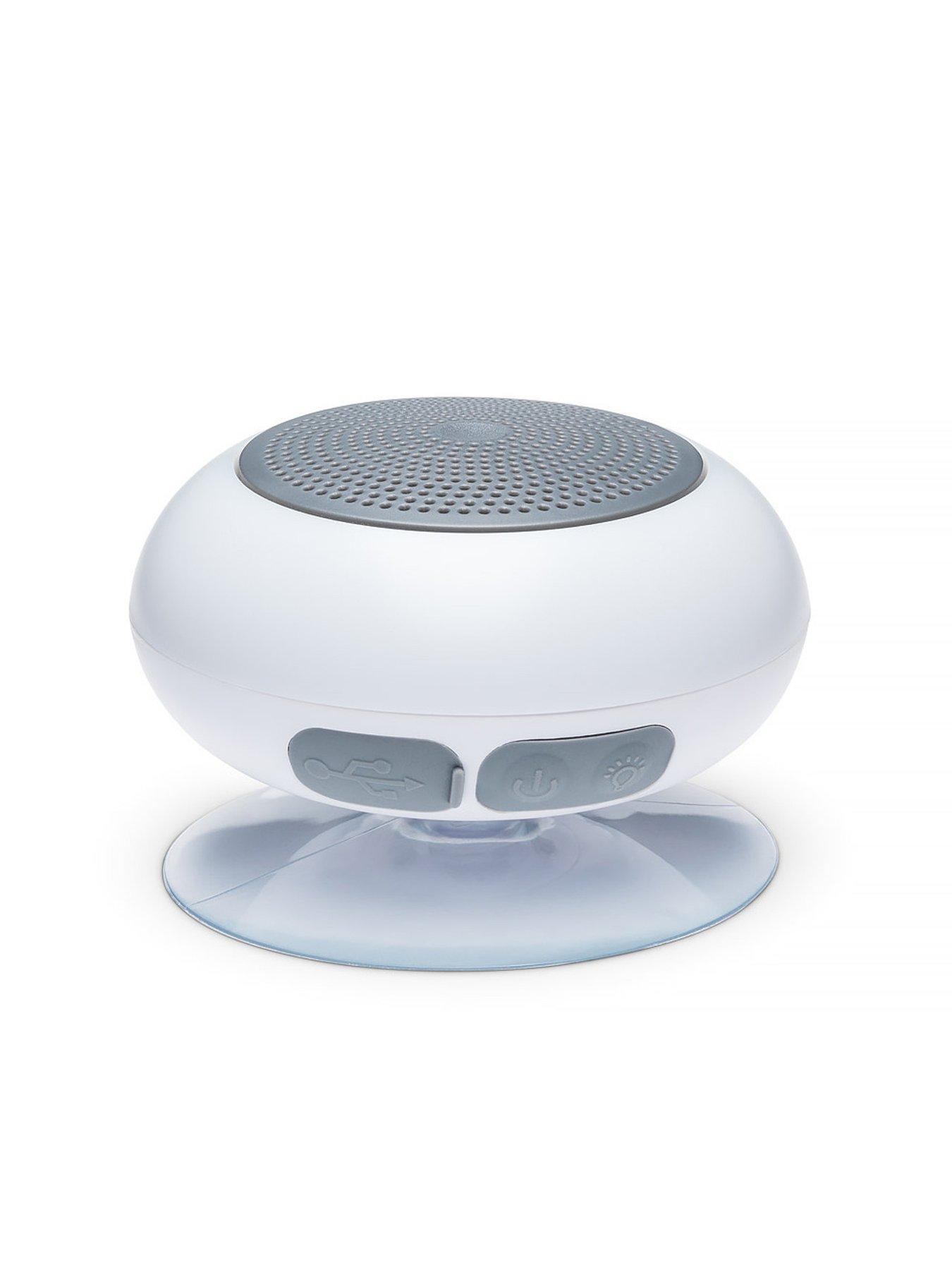 menkind-he-light-up-shower-speaker-v2outfit