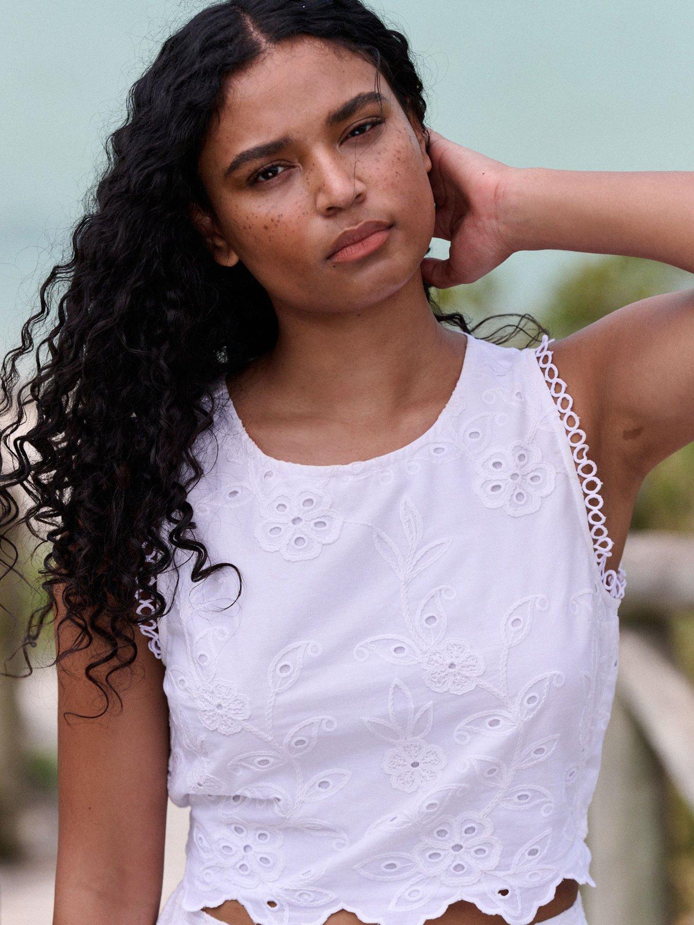 ted-baker-b-by-ted-baker-broidery-top-whiteoutfit