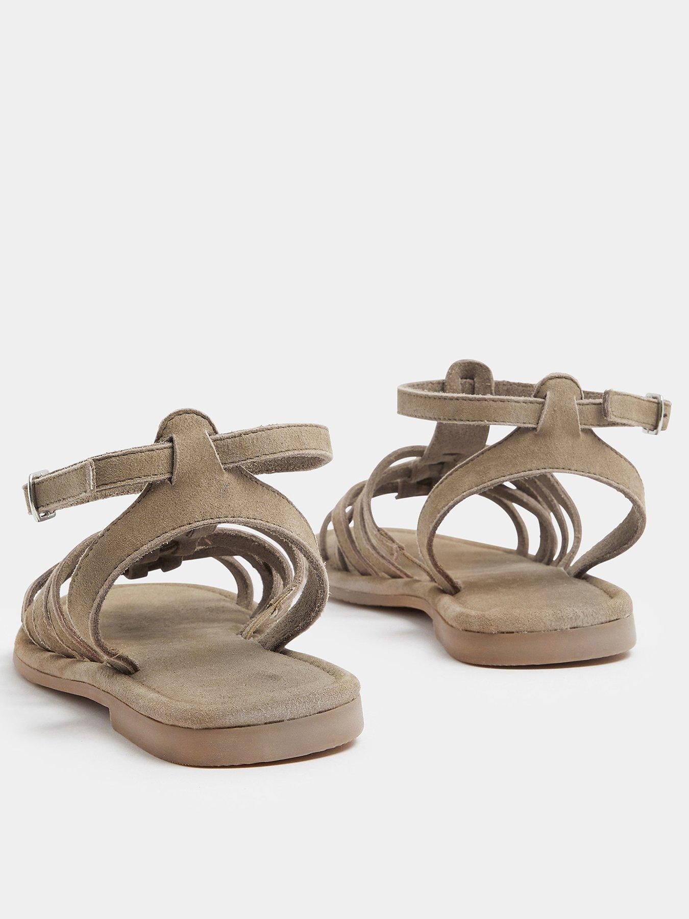 yours-curve-gladiator-leather-sandals-in-wide-fit-creamoutfit