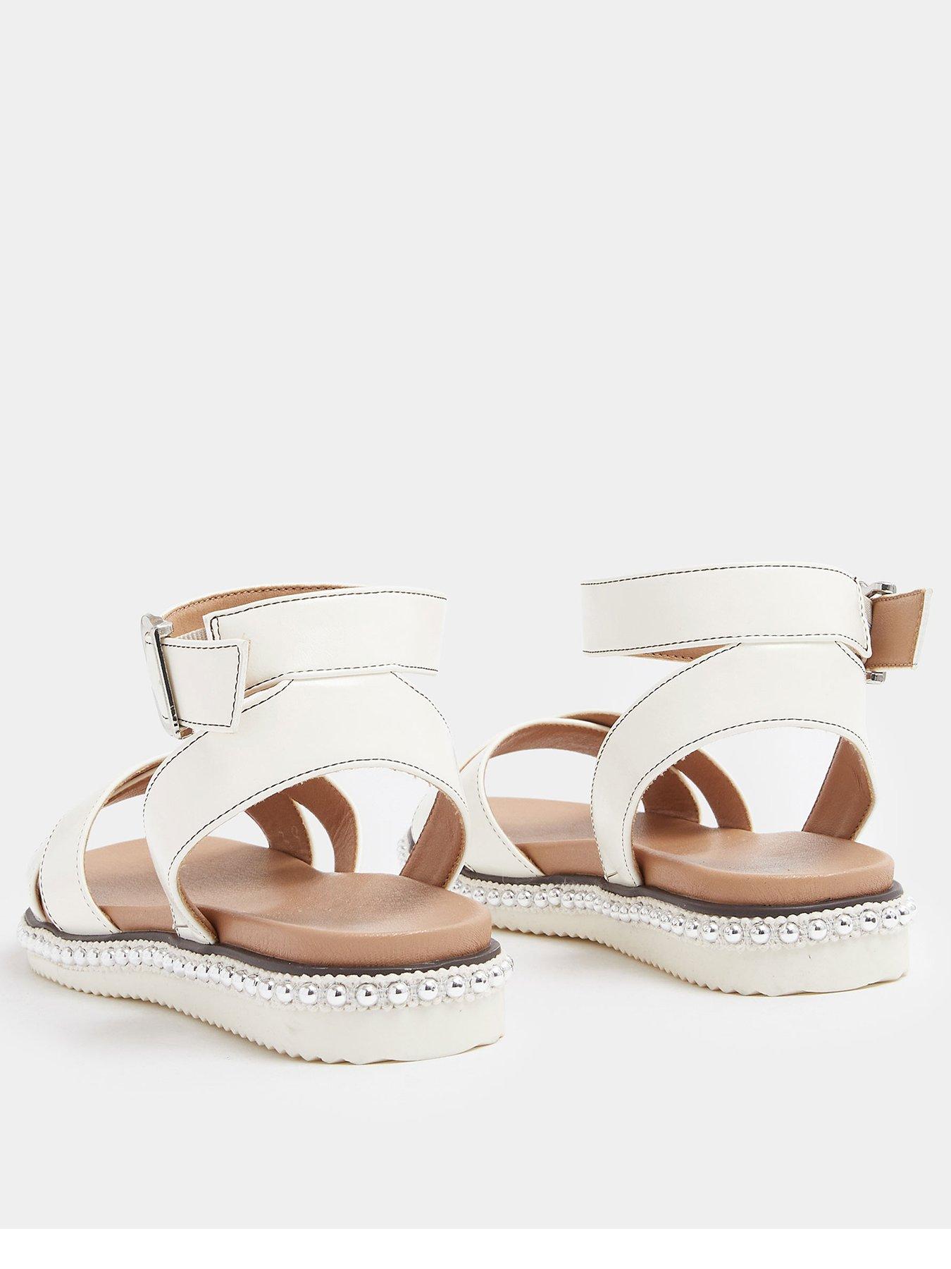 yours-curve-extra-wide-fit-cross-over-sandals-whiteoutfit