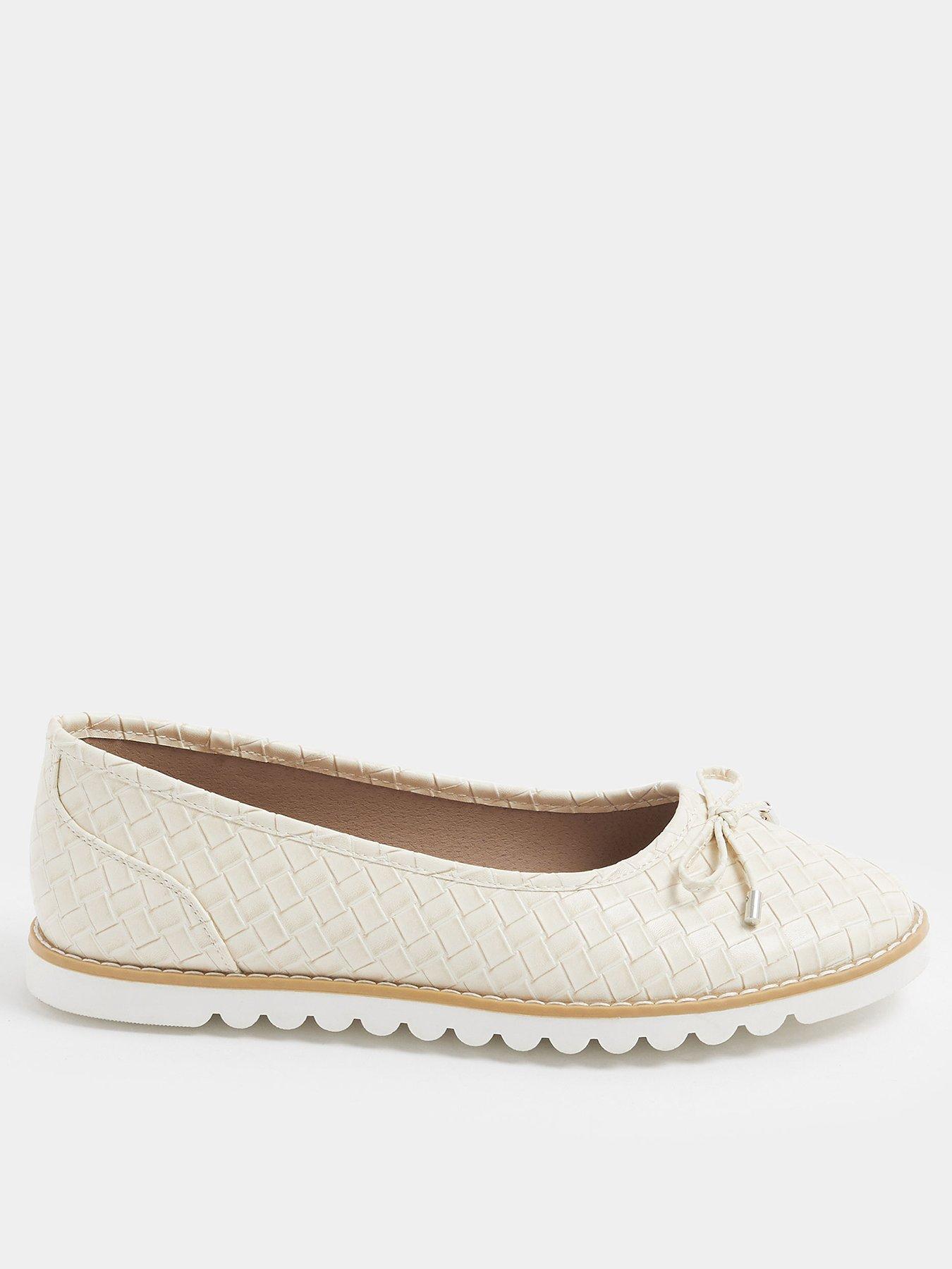 Image 1 of 4 of Yours Curve Wide Fit Textured Ballet Shoe - White