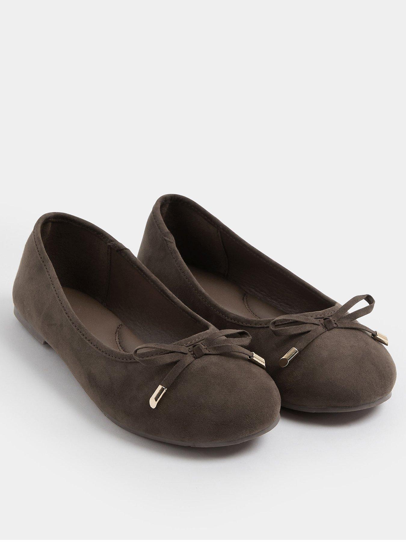 yours-curve-wide-fit-ballerina-pump-brownstillFront