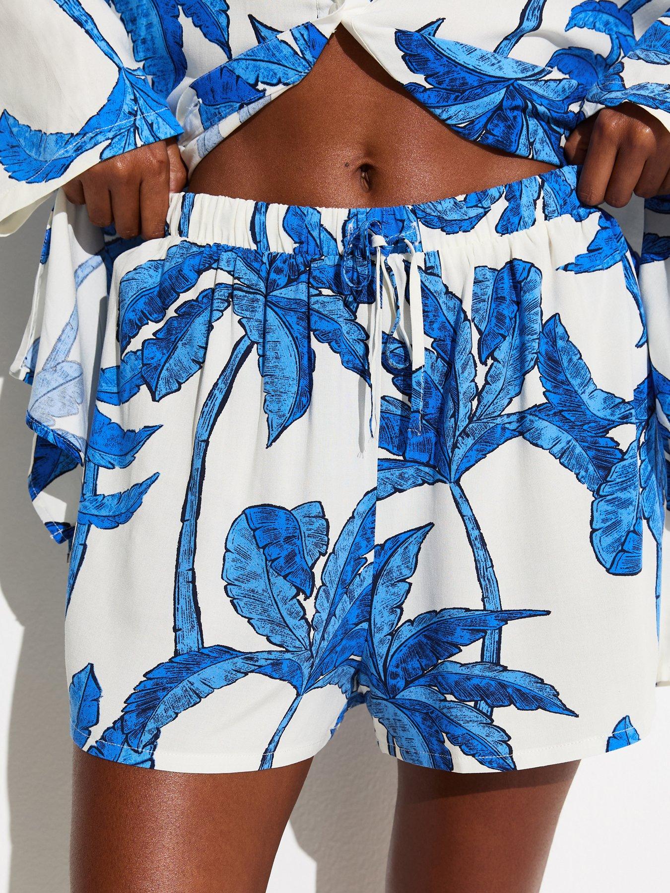 new-look-blue-palm-tree-print-beach-shortsoutfit