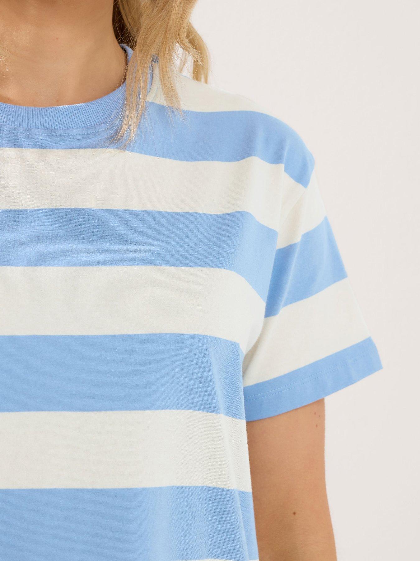 long-tall-sally-stripe-oversized-t-shirt-whiteblueoutfit