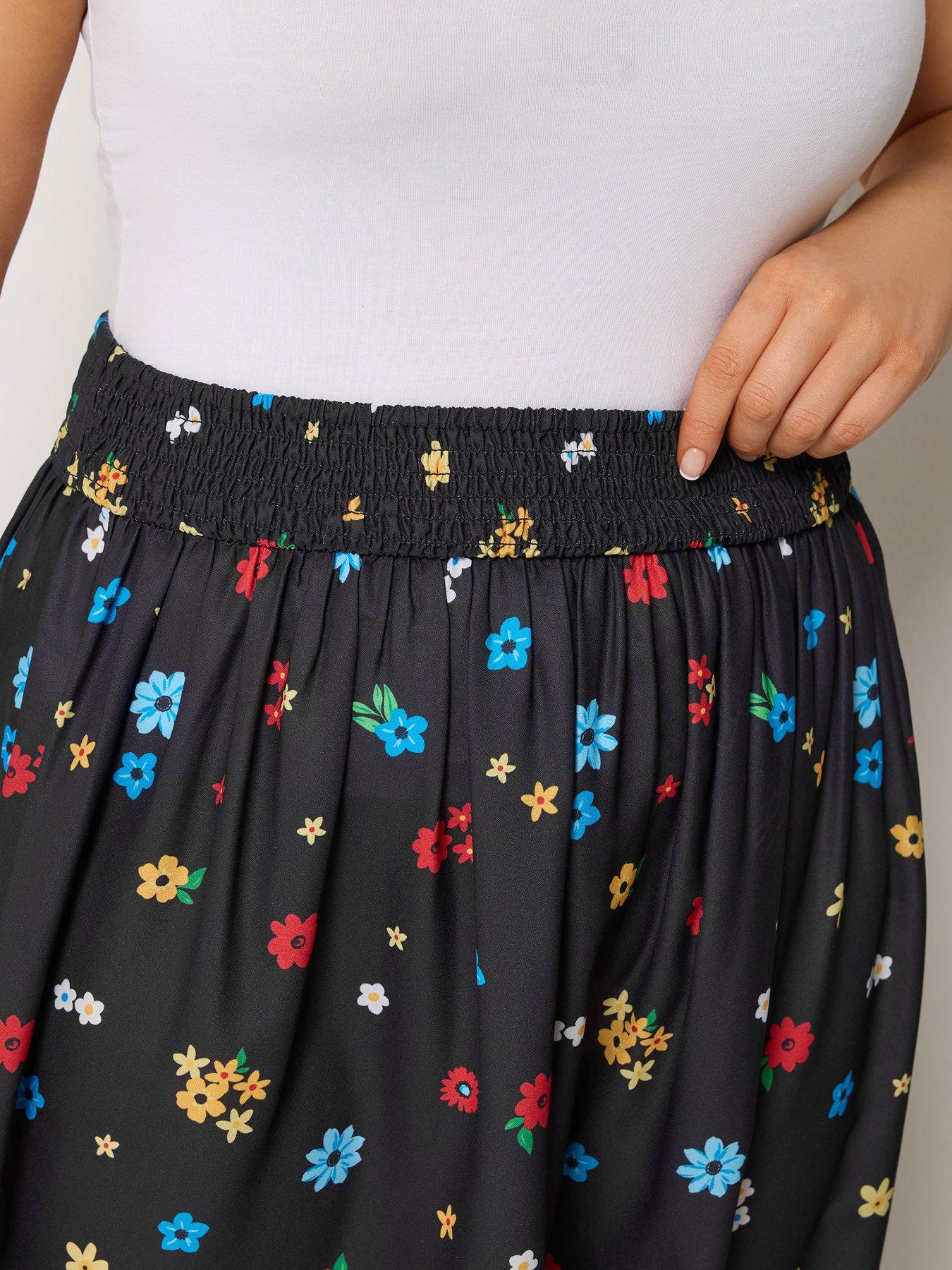 yours-curve-ditsy-border-midaxi-skirt-blackoutfit