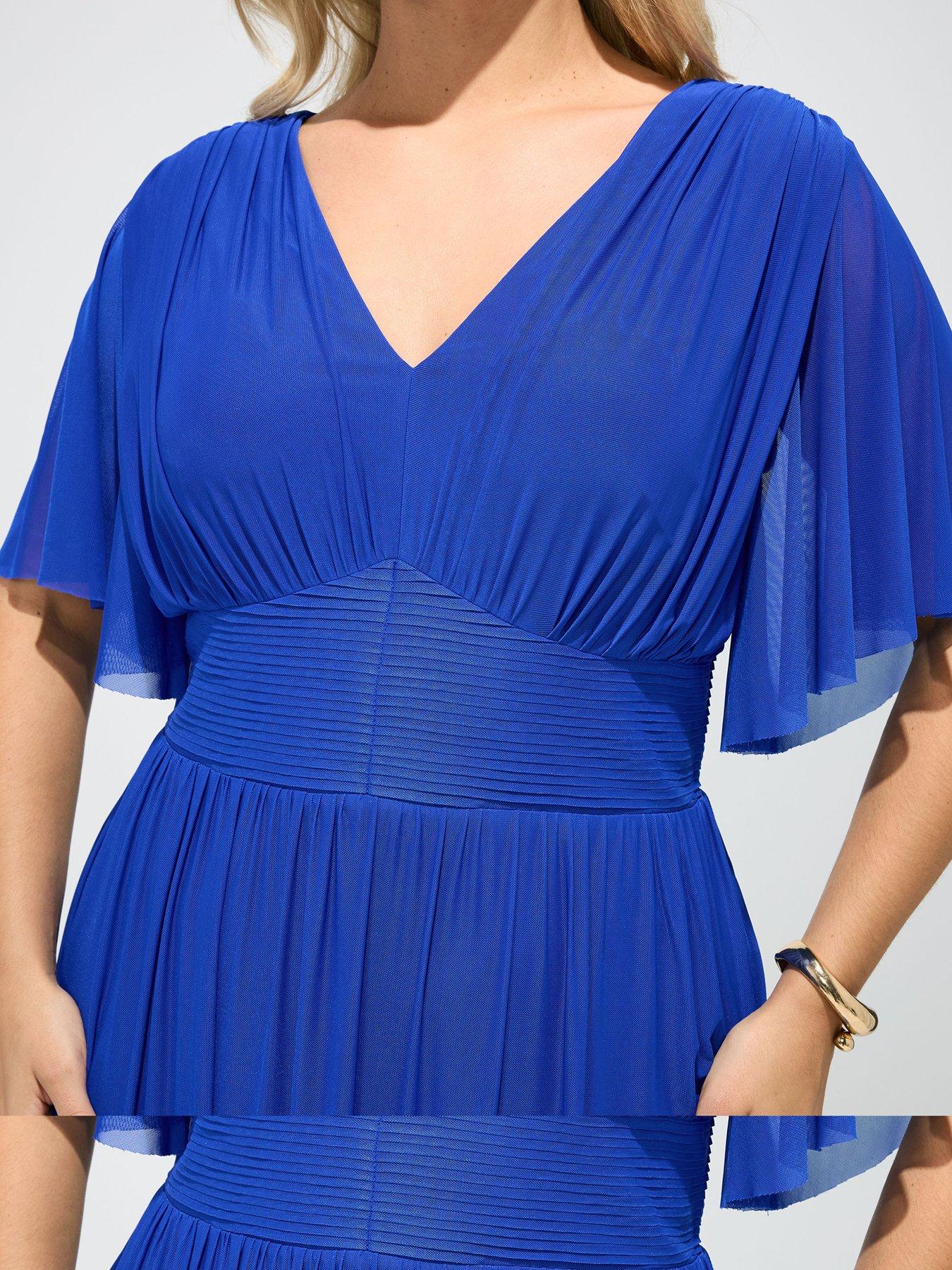 yours-curve-pleated-gathered-v-neck-maxi-dressoutfit