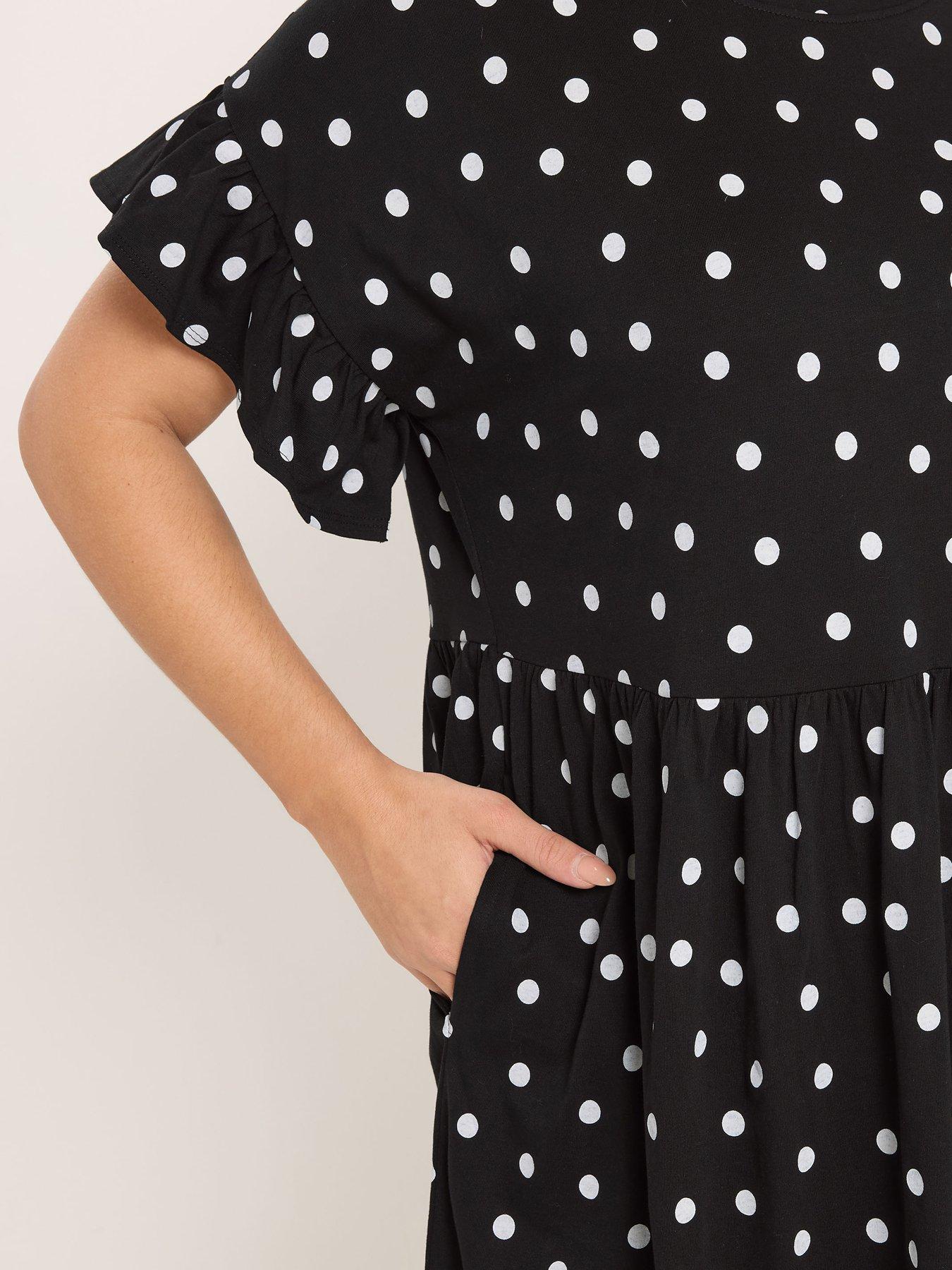 Image 4 of 5 of Yours Curve Frill Sleeve Tunic Dress - Black