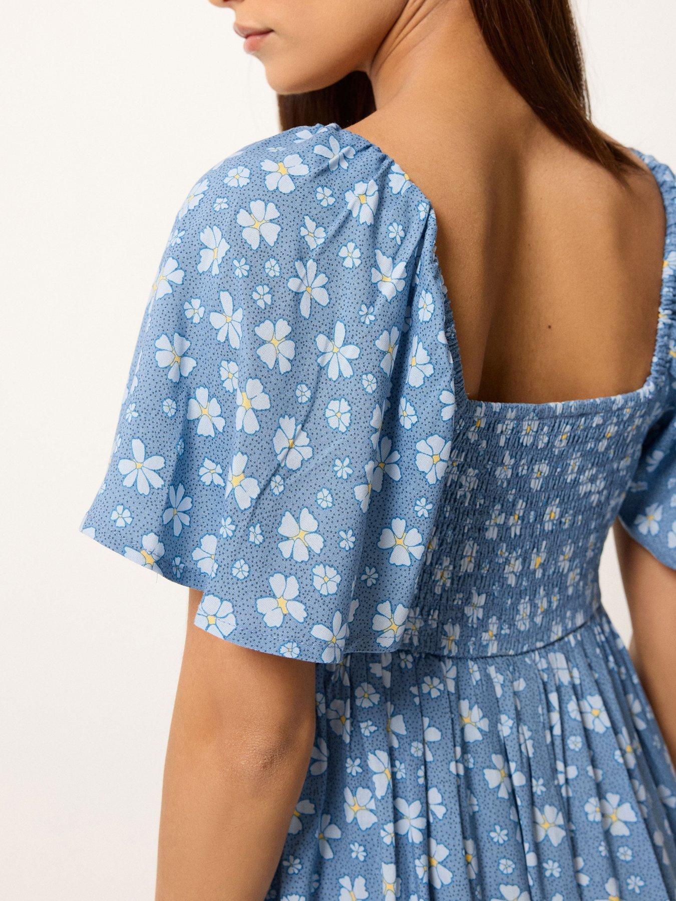 pixiegirl-petite-spot-daisy-square-neck-midi-dress-blueoutfit