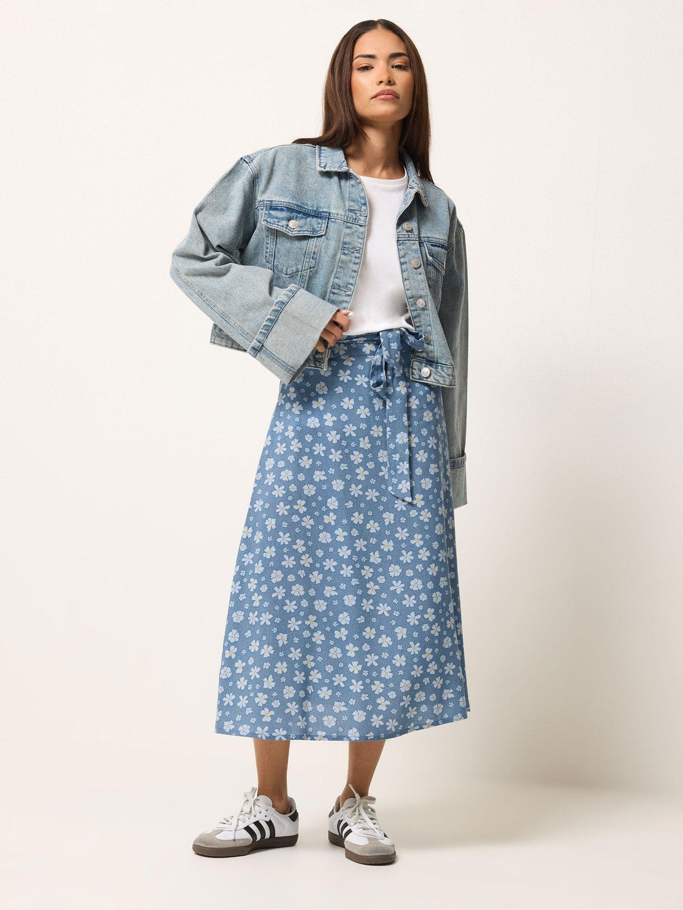 Image 3 of 5 of PixieGirl Petite Daisy Belted Midi Skirt - Blue