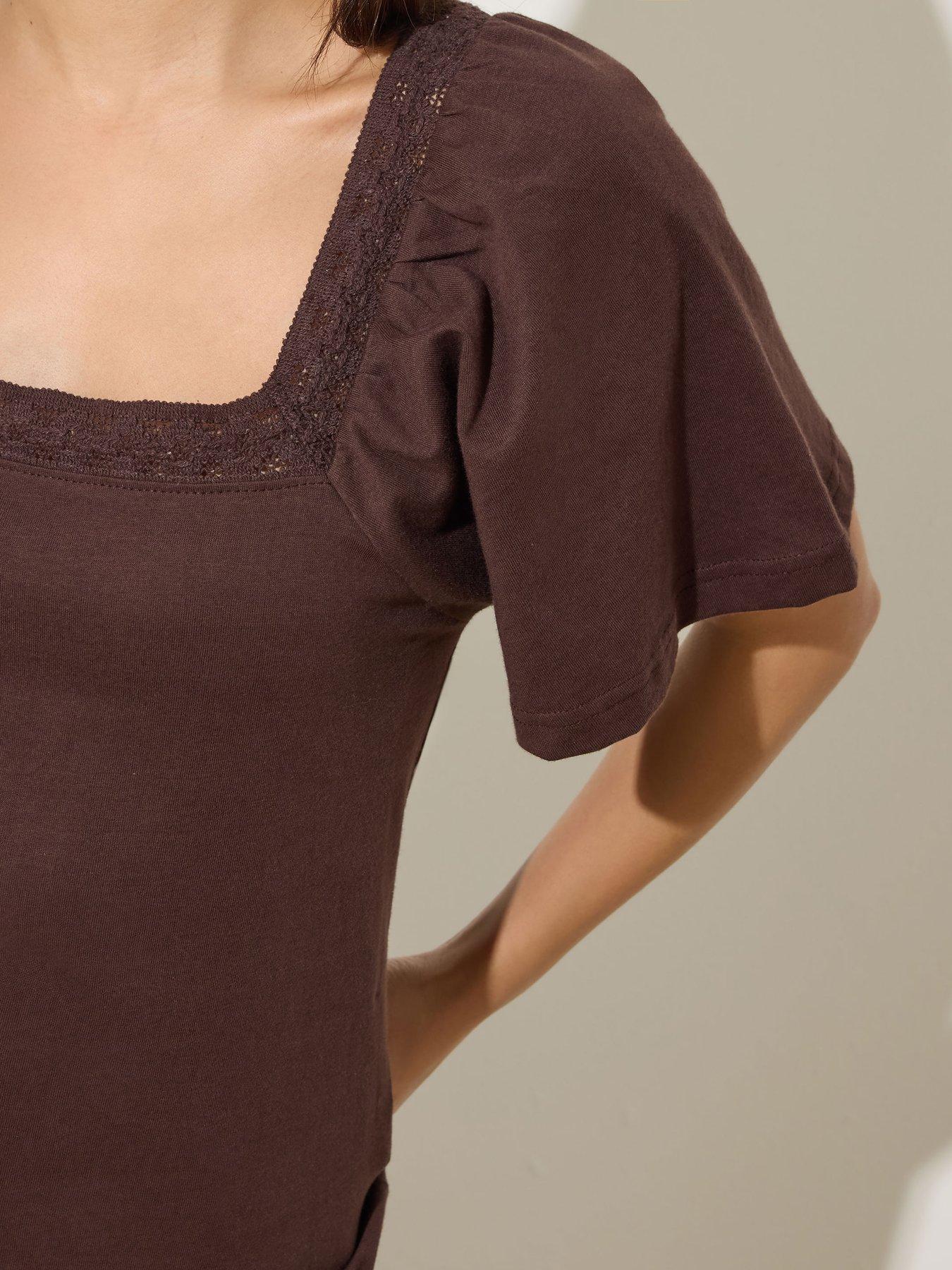 pixiegirl-petite-crochet-neck-flutter-sleeve-top-brownoutfit
