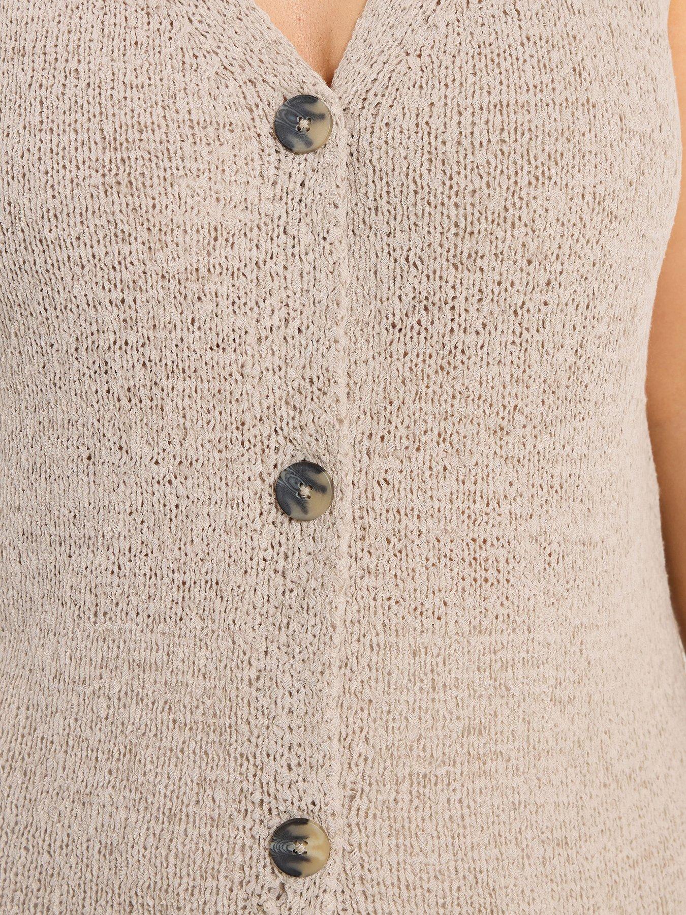 yours-curve-knitted-waistcoatdetail