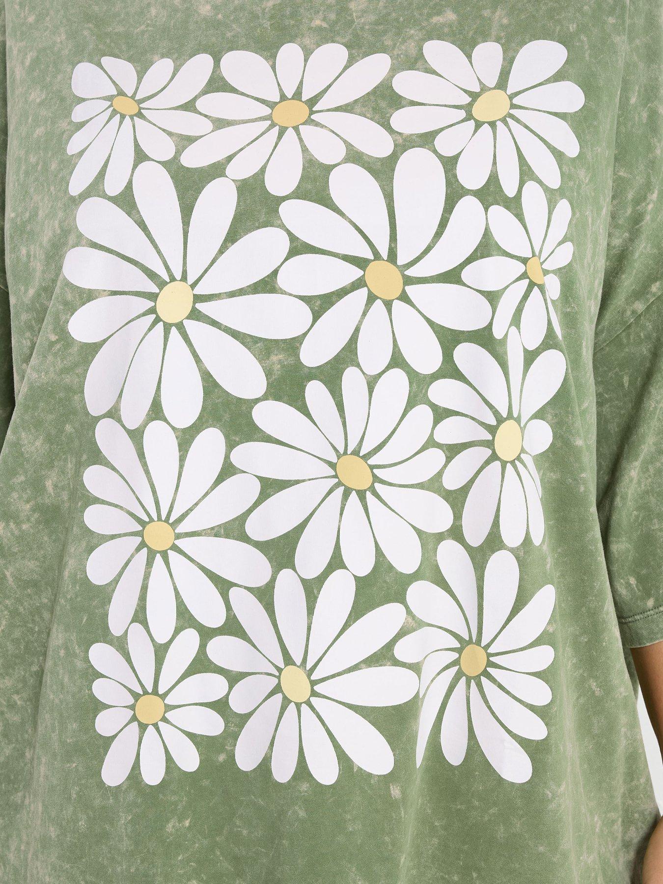 yours-curve-placement-boxy-t-shirtoutfit