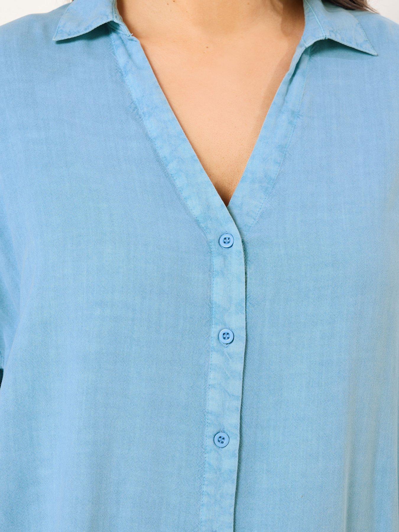 Image 4 of 5 of Yours Curve Short Sleeve Chambray Shirt - Blue