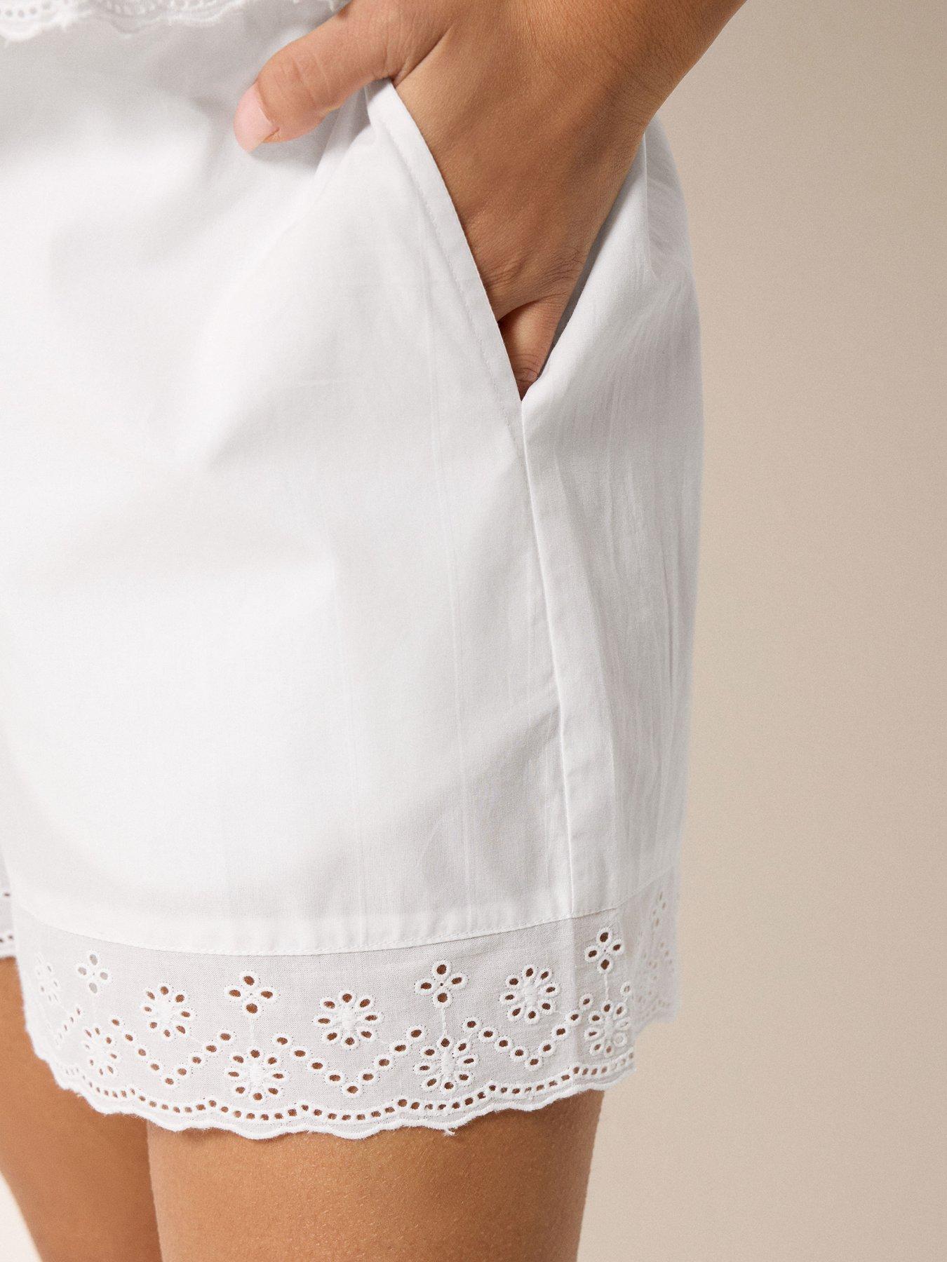 pixiegirl-petite-broderie-trim-shortsoutfit