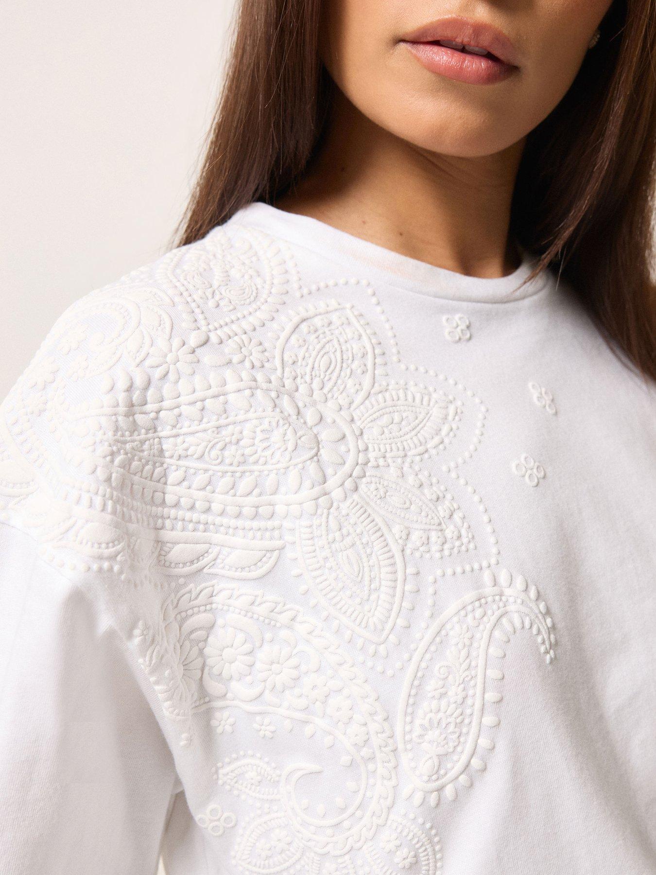 pixiegirl-petite-puff-paisley-t-shirt-whiteoutfit