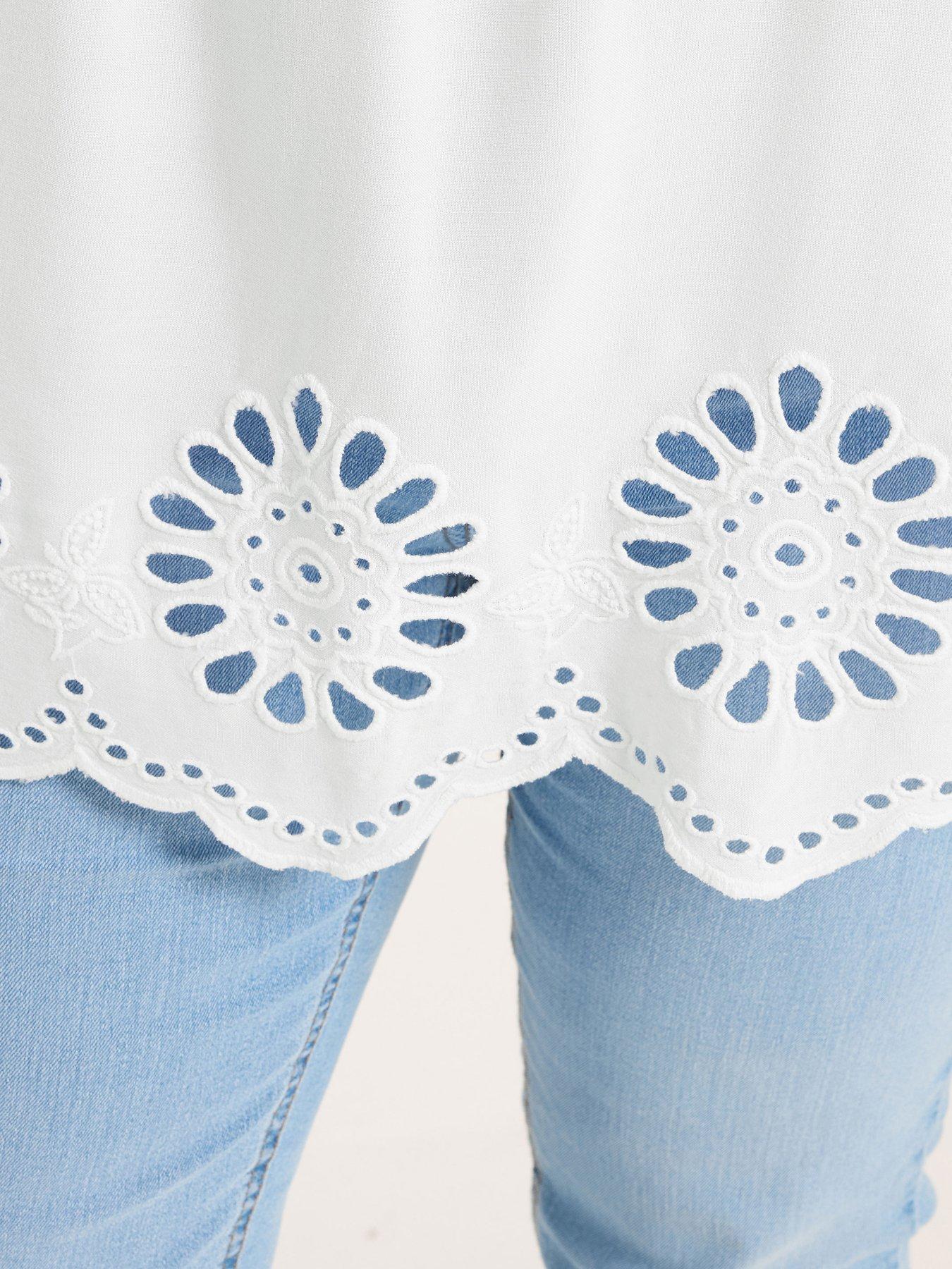 yours-curve-broderie-hem-vest-whiteoutfit