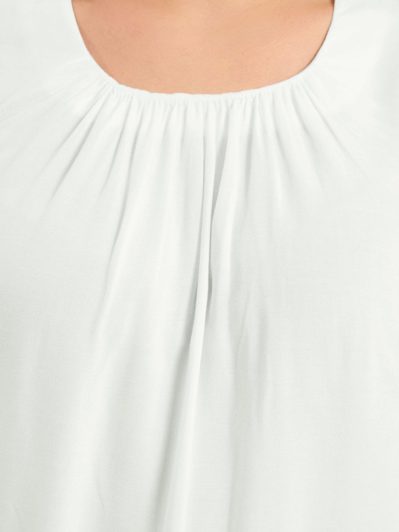 yours-curve-broderie-hem-vest-whitedetail