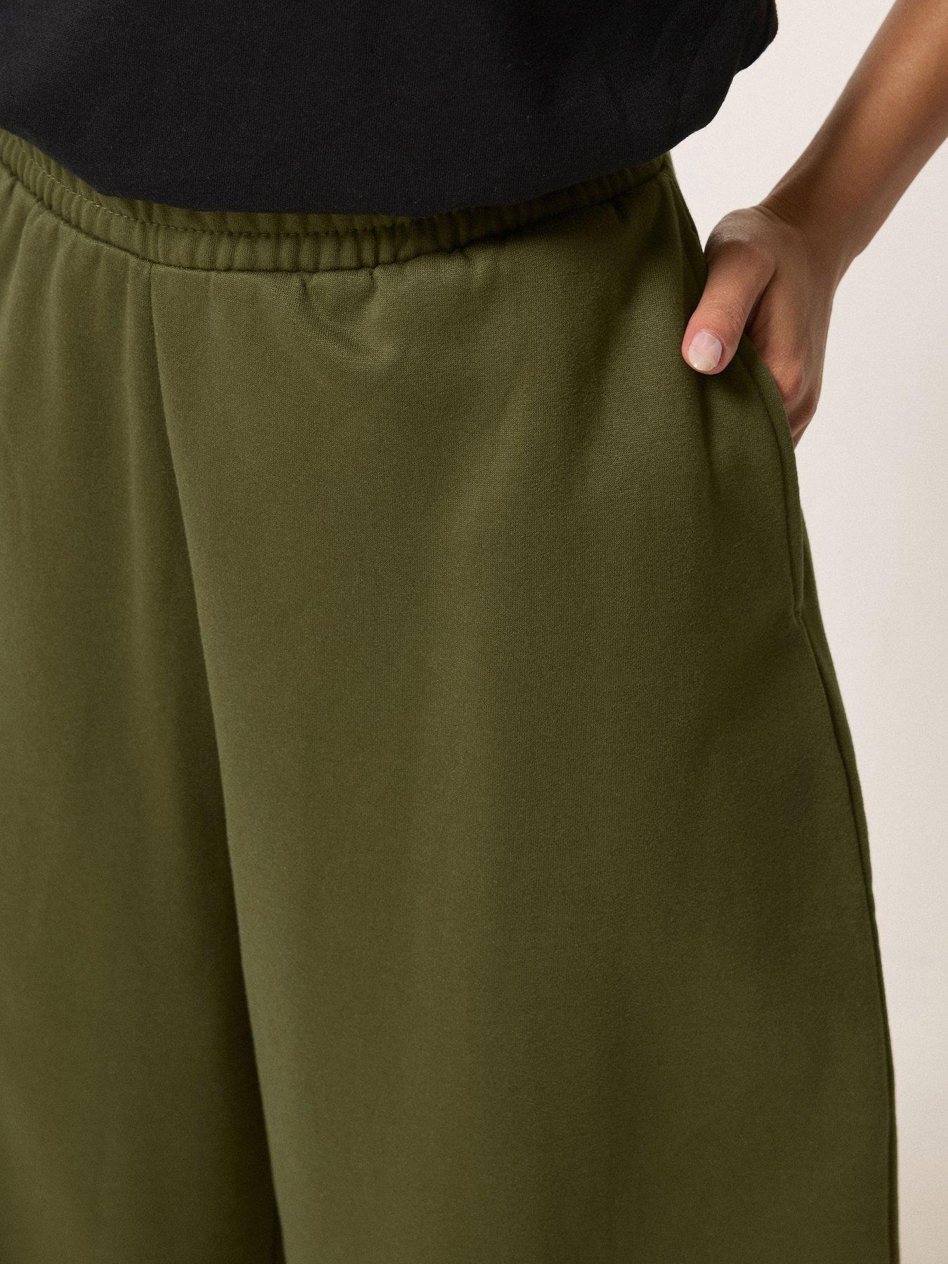 pixiegirl-petite-balloon-brushed-joggers-greenoutfit