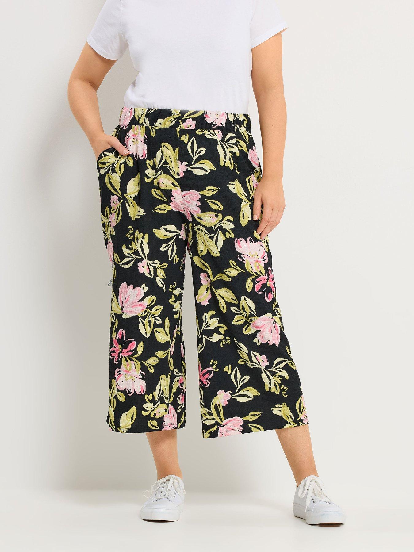 Image 1 of 5 of Yours Curve Printed Jersey Culotte - Black