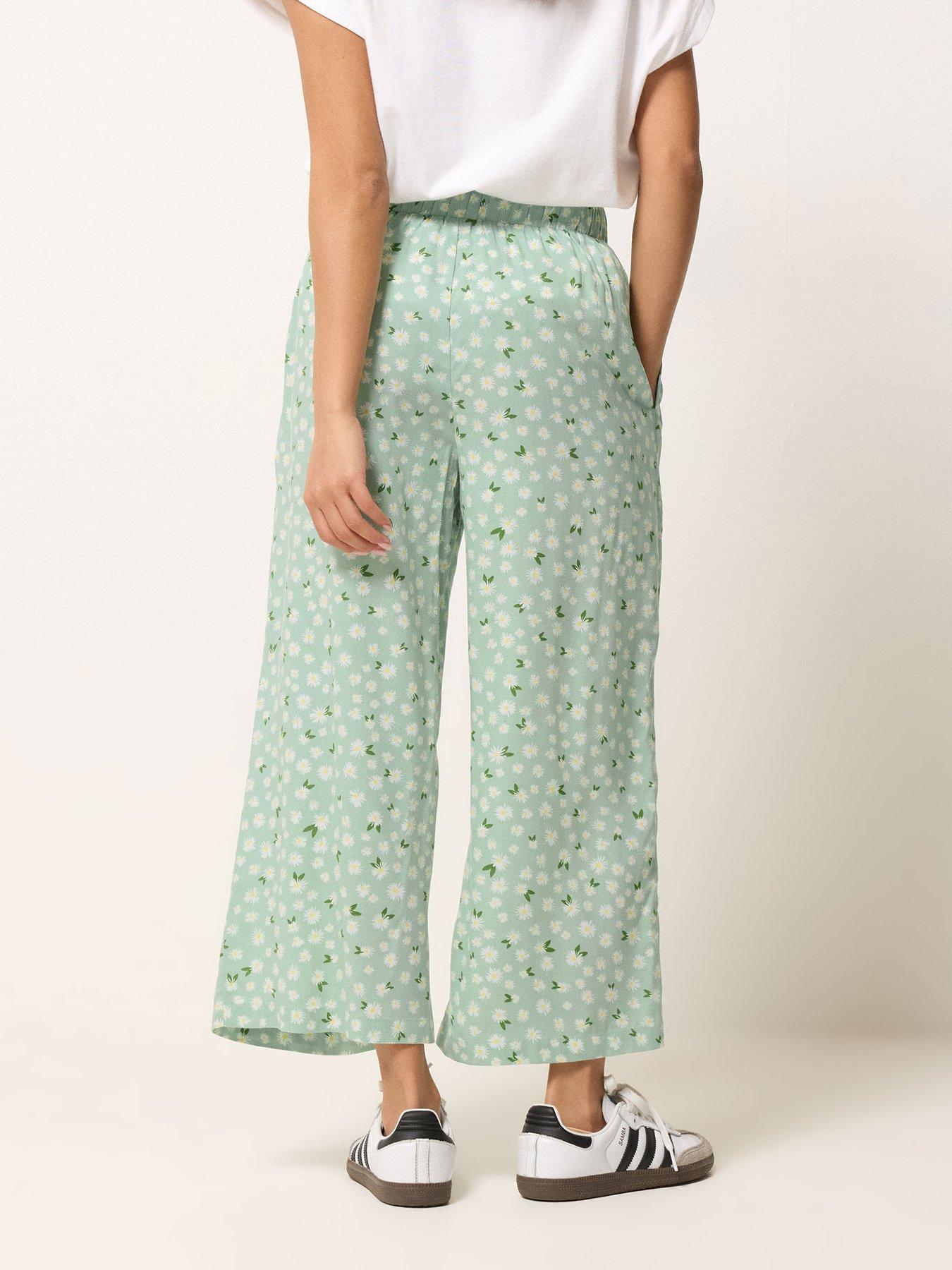 Image 2 of 4 of PixieGirl Petite Daisy Wide Leg Crop Trousers - Green