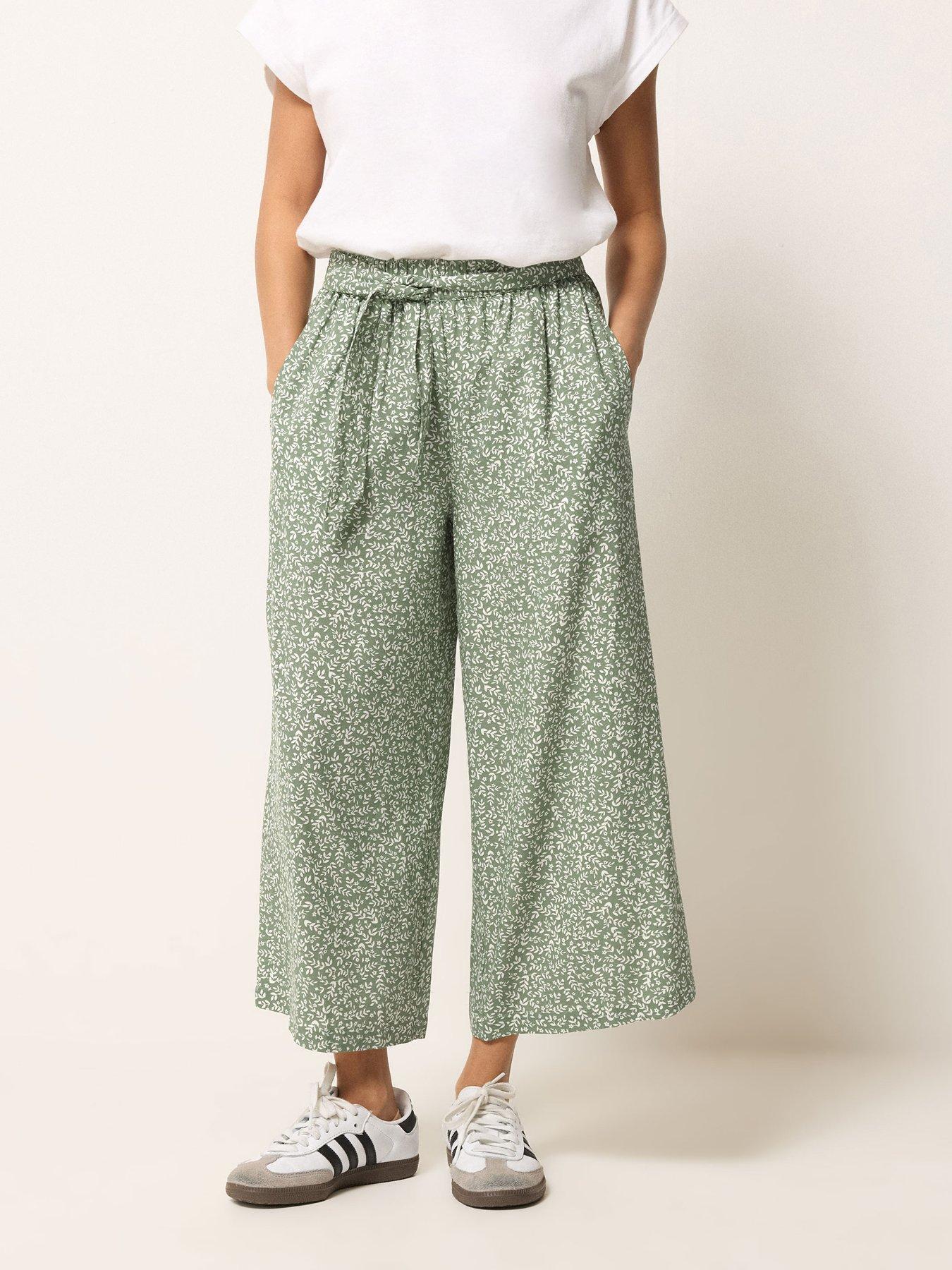 PixieGirl Petite Leaf Print Wide Leg Crop Trousers - Green