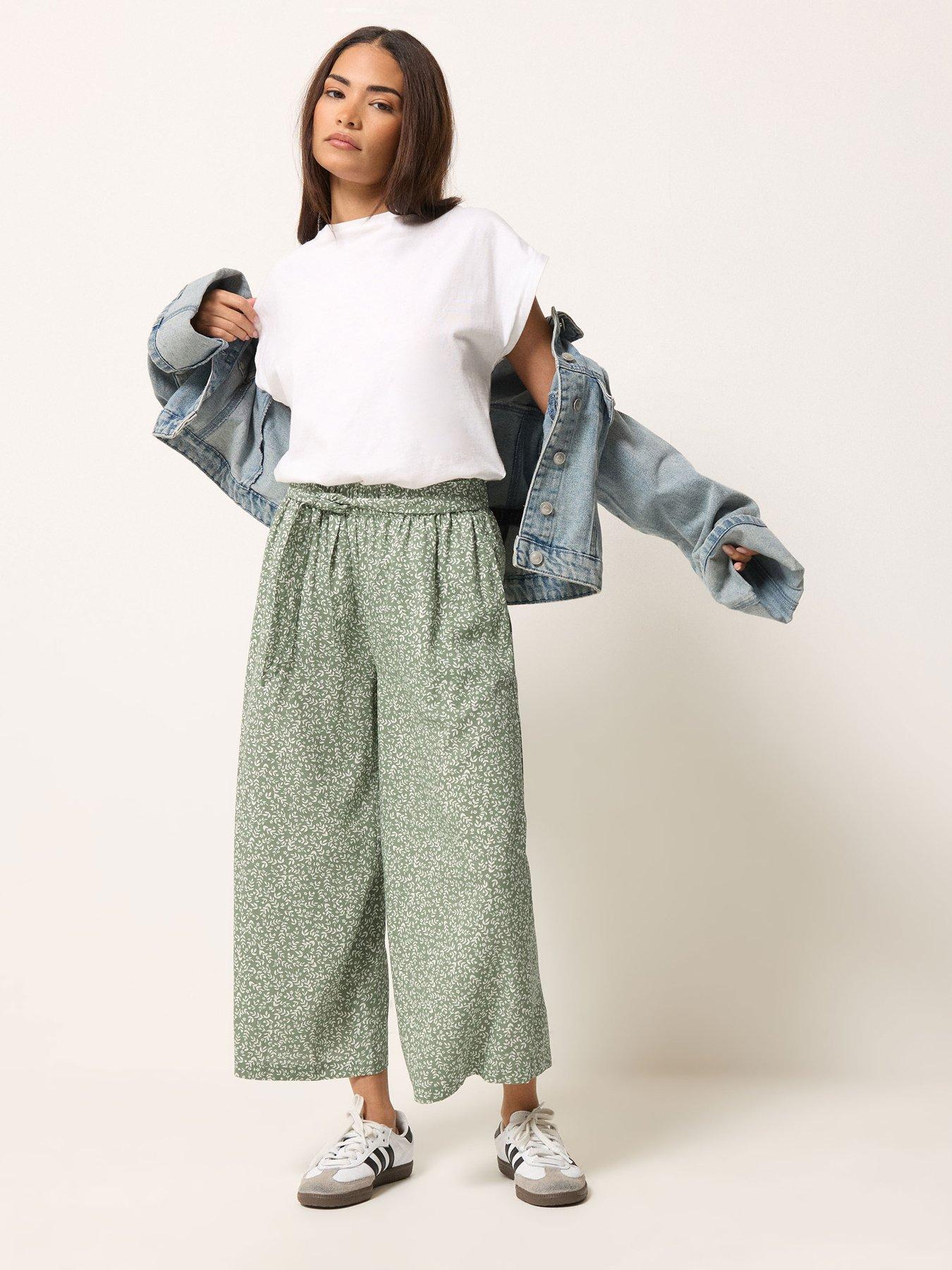 pixiegirl-petite-leaf-print-wide-leg-crop-trousers-greenback