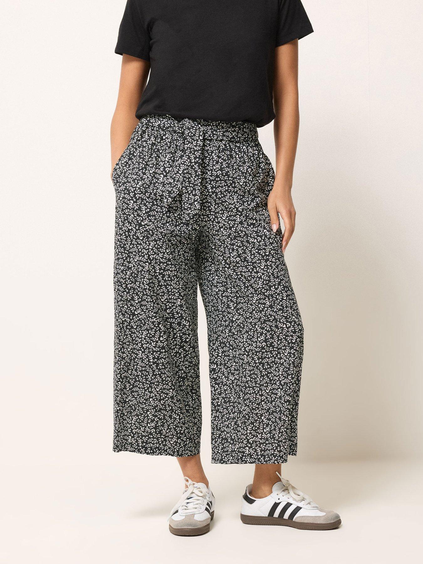 PixieGirl Petite Leaf Print Wide Leg Crop Trousers