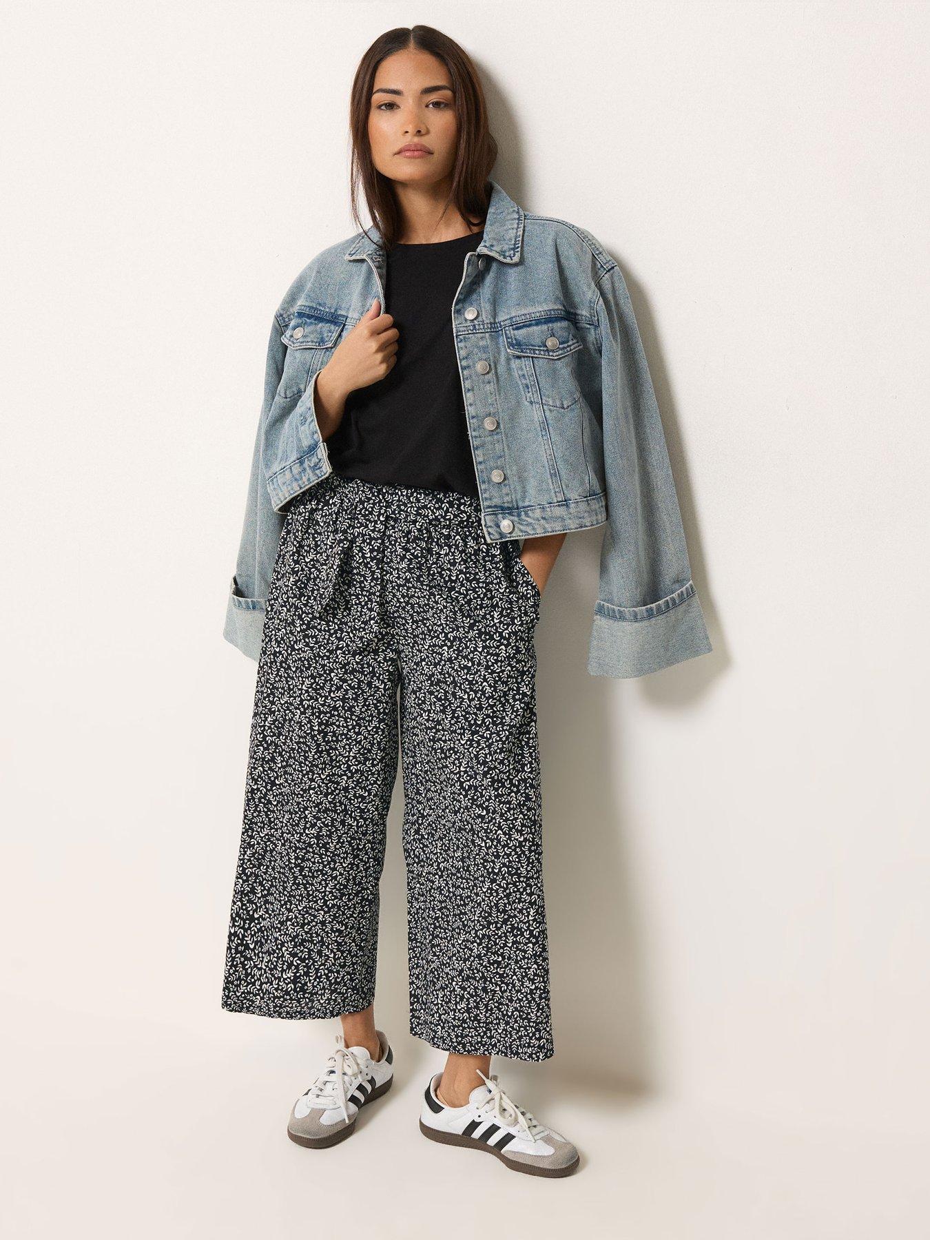 Image 3 of 5 of PixieGirl Petite Leaf Print Wide Leg Crop Trousers - Black