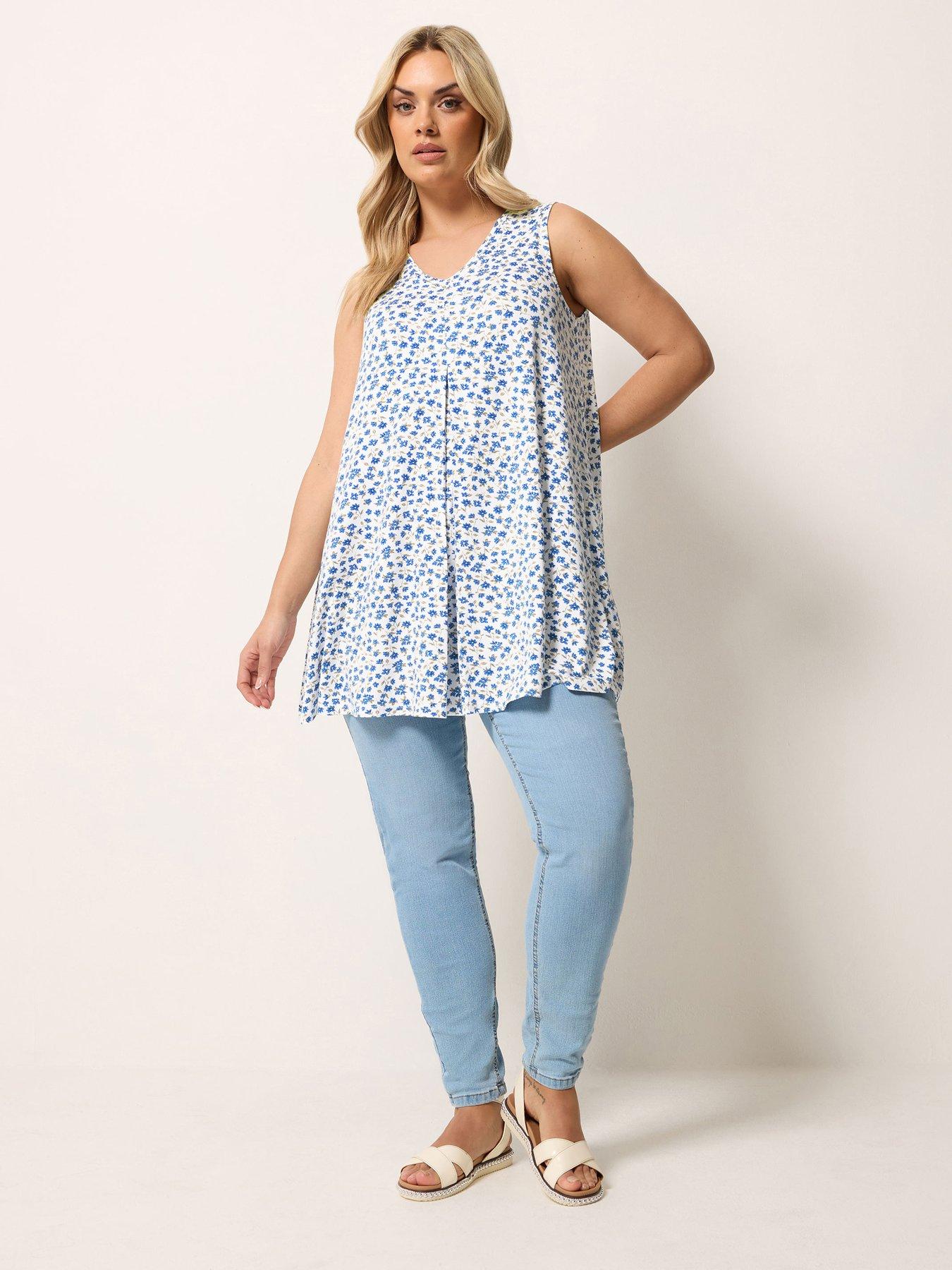 Image 3 of 5 of Yours Curve Pleat Front Vest - White