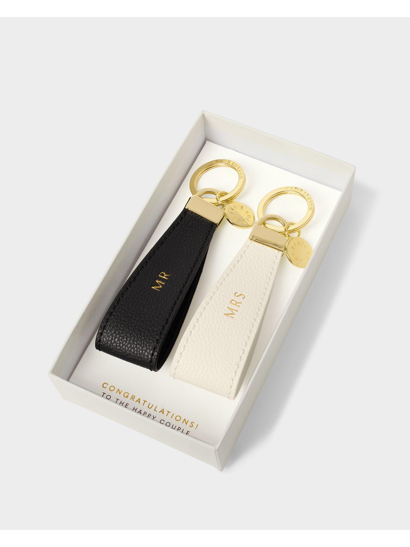 katie-loxton-mr-mrs-boxed-keyring-off-white-95cm-x-16cmoutfit