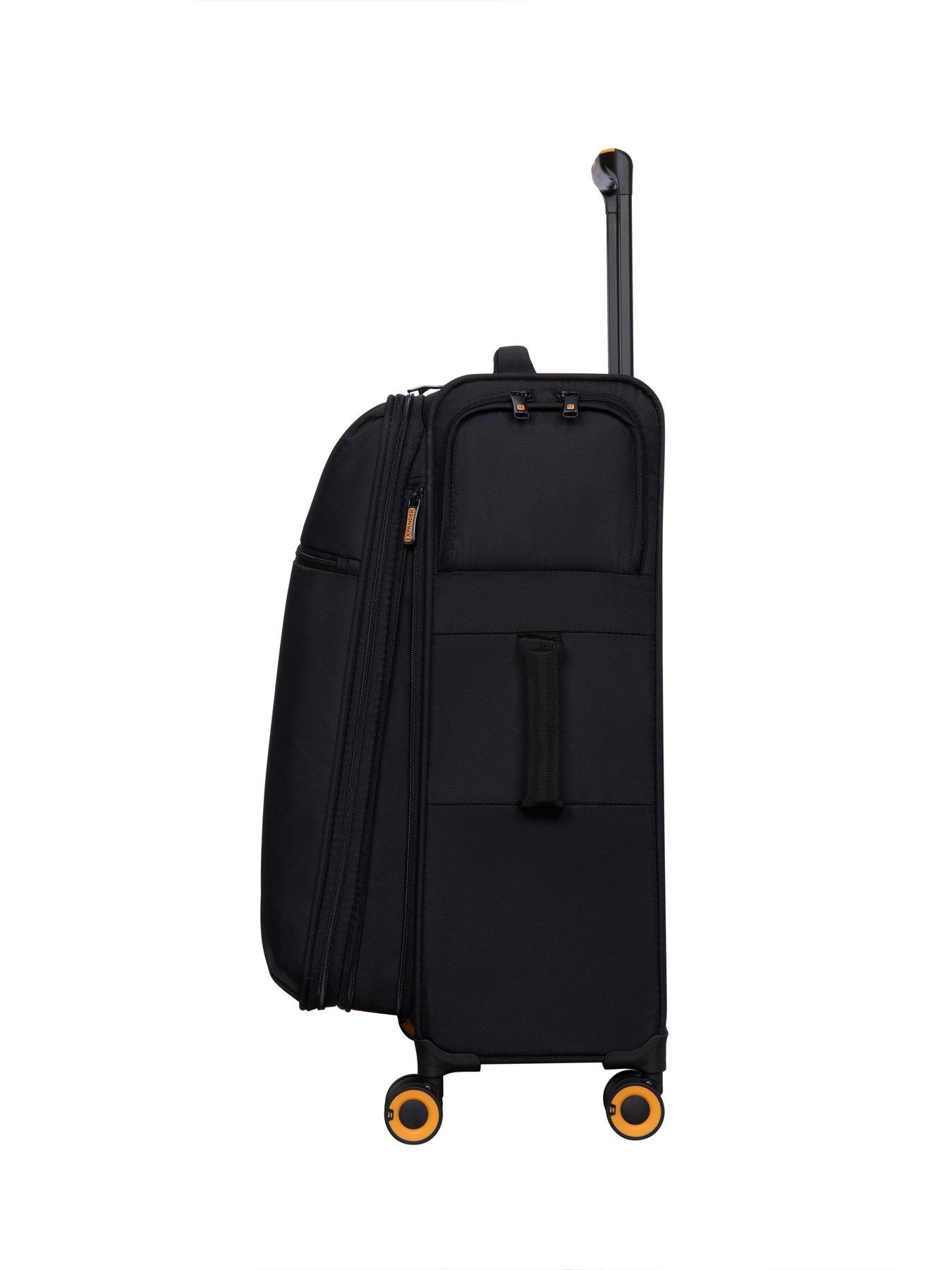 it-luggage-simultaneous-black-connectable-medium-suitcaseoutfit