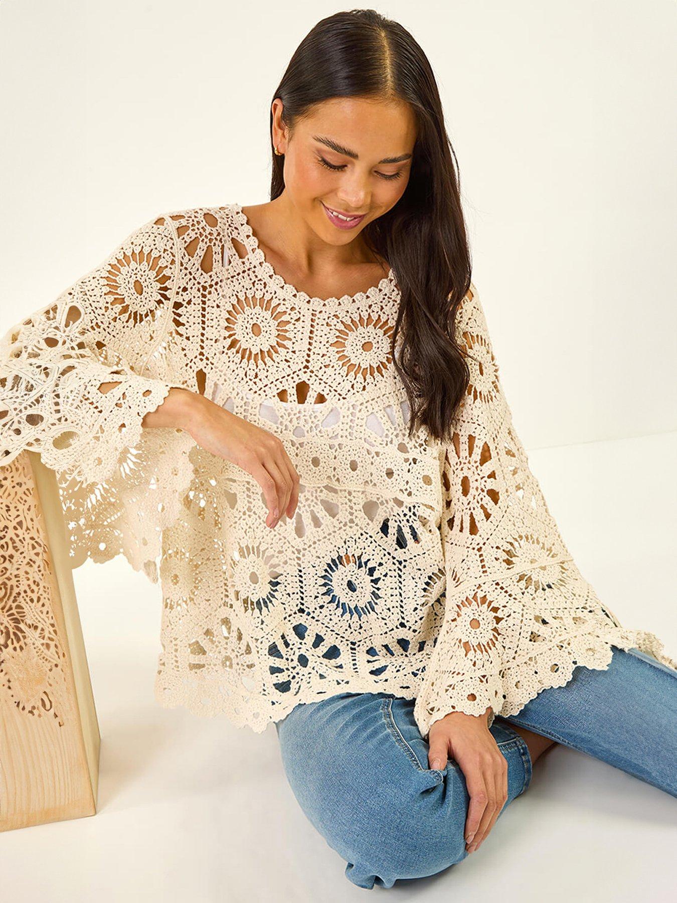 roman-petite-crochet-topoutfit