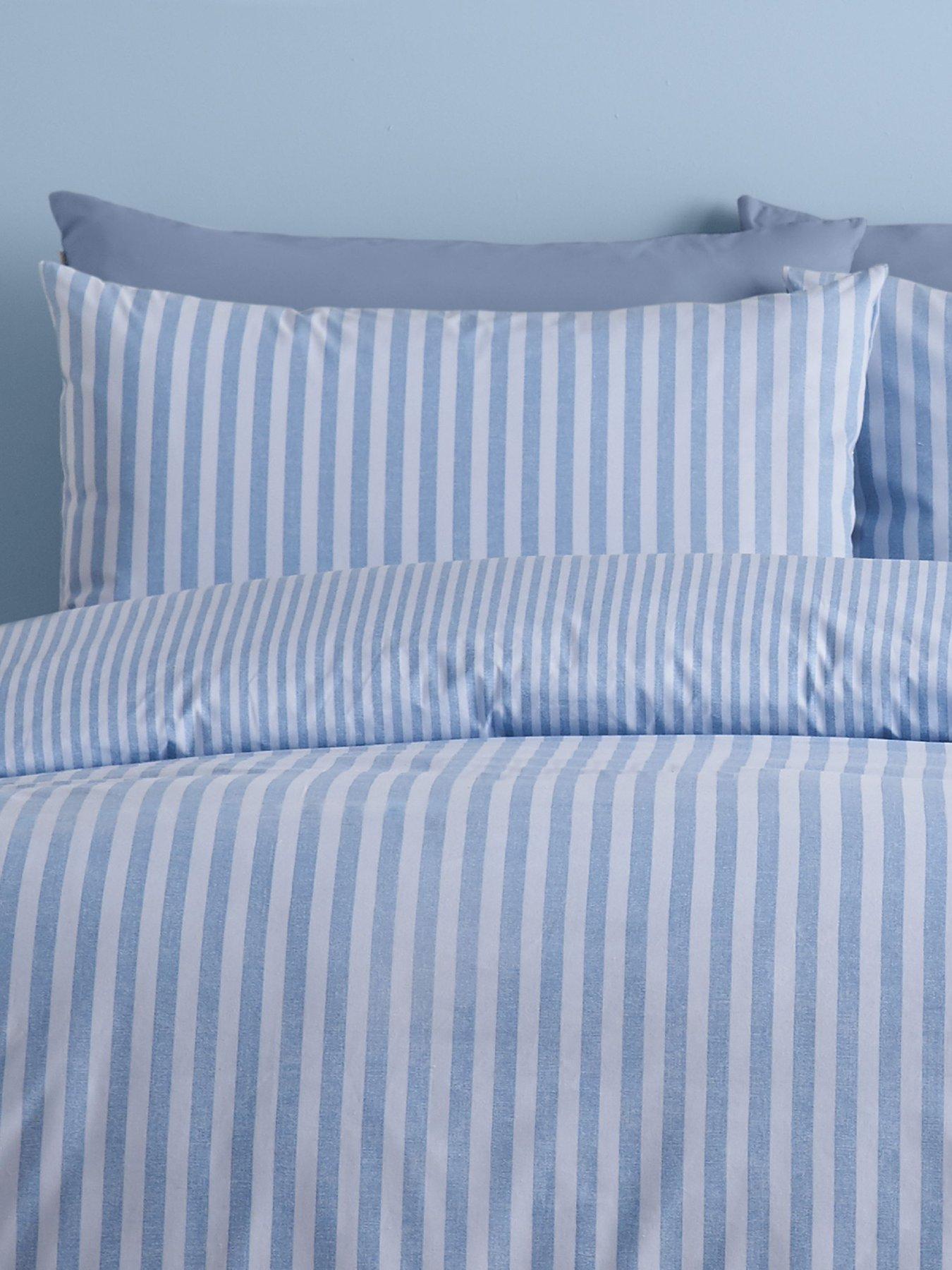 catherine-lansfield-epping-textured-stripe-blue-super-king-duvet-setdetail