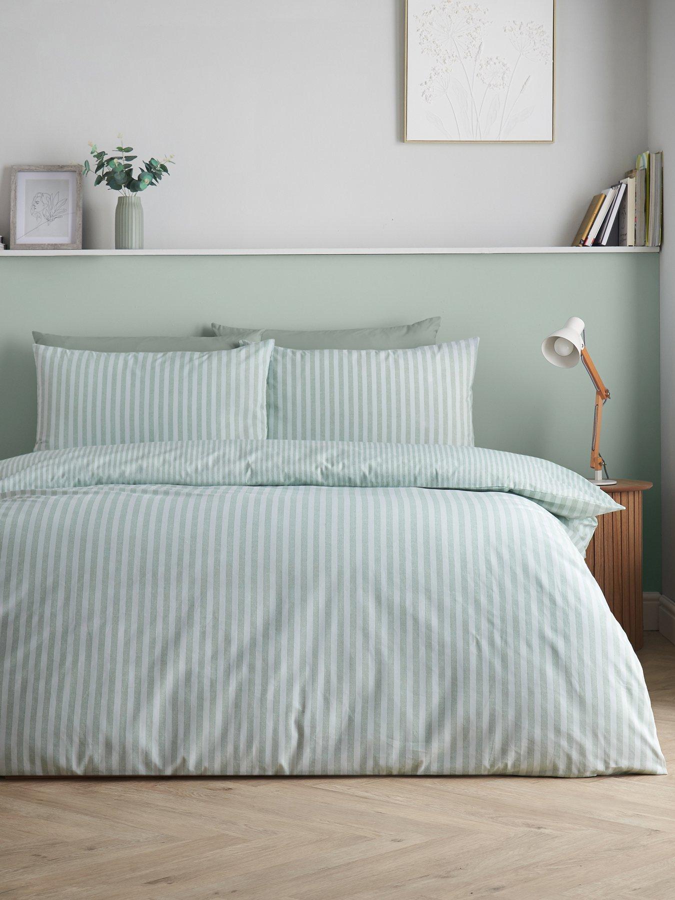 catherine-lansfield-epping-textured-stripe-green-duvet-setback