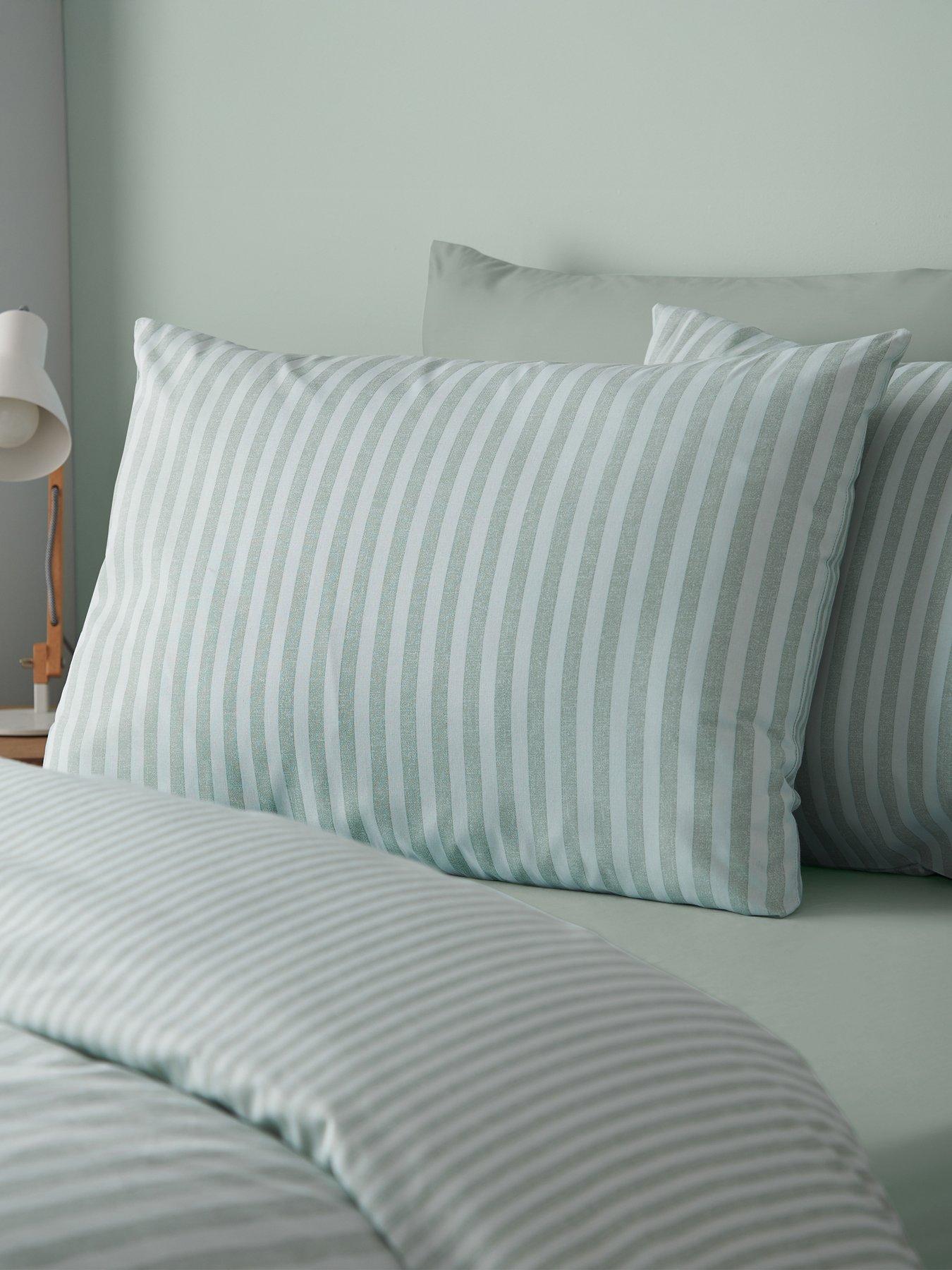 catherine-lansfield-epping-textured-stripe-green-duvet-setdetail