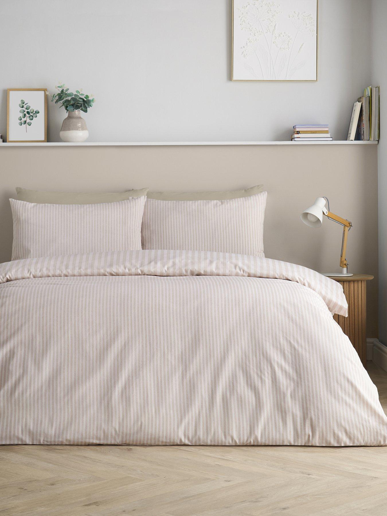 catherine-lansfield-epping-textured-stripe-natural-duvet-setoutfit