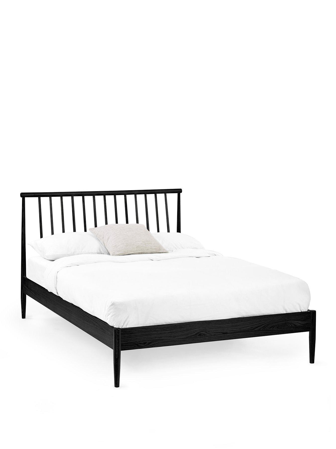 Image 2 of 6 of Julian Bowen Belton Black Spindle Bed - King