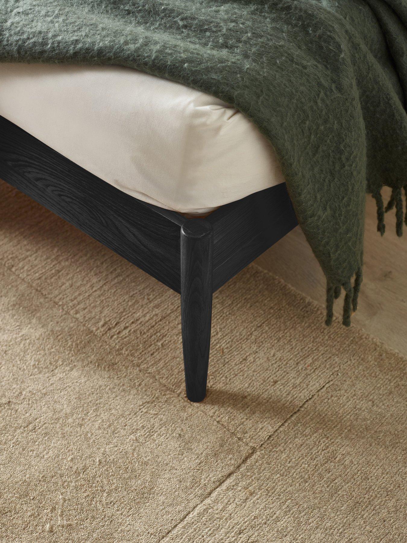 Image 5 of 6 of Julian Bowen Belton Black Spindle Bed - King