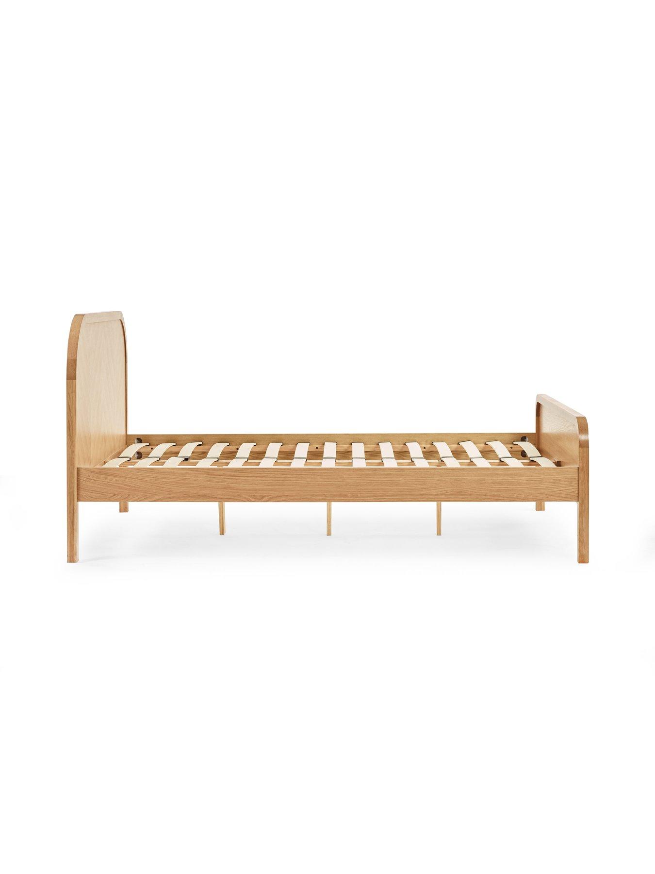 Image 4 of 7 of Julian Bowen Milo Oak Chevron Bed - King