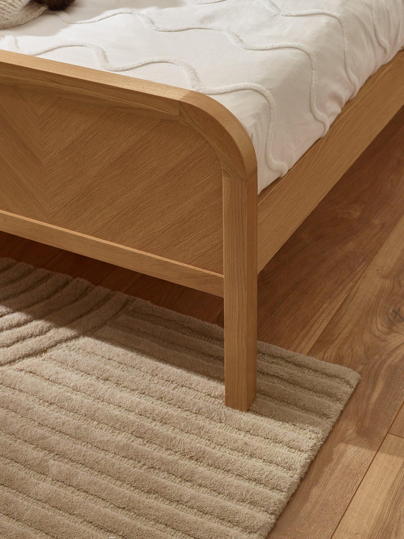 Image 6 of 7 of Julian Bowen Milo Oak Chevron Bed - King
