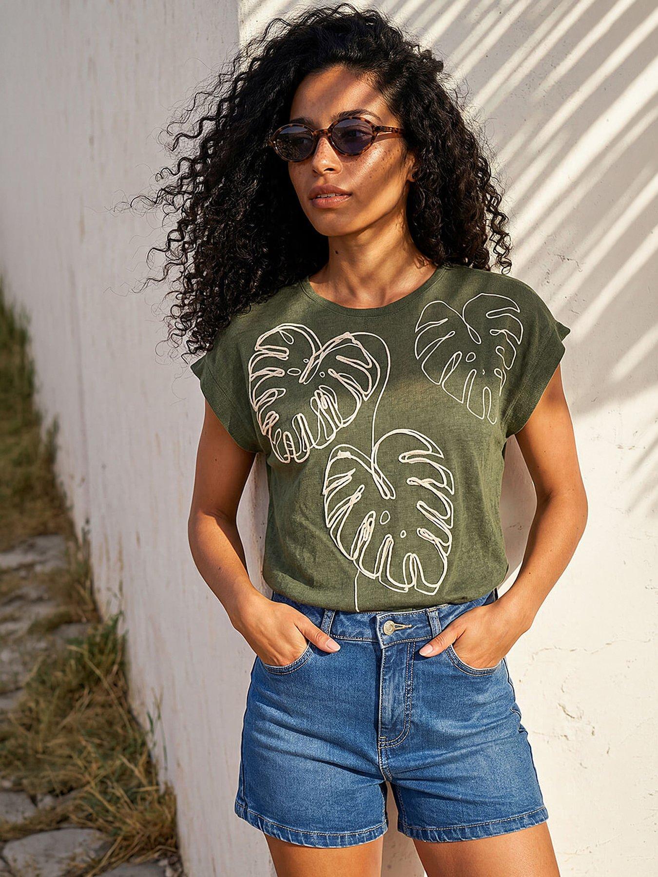 roman-textured-leaf-t-shirtfront